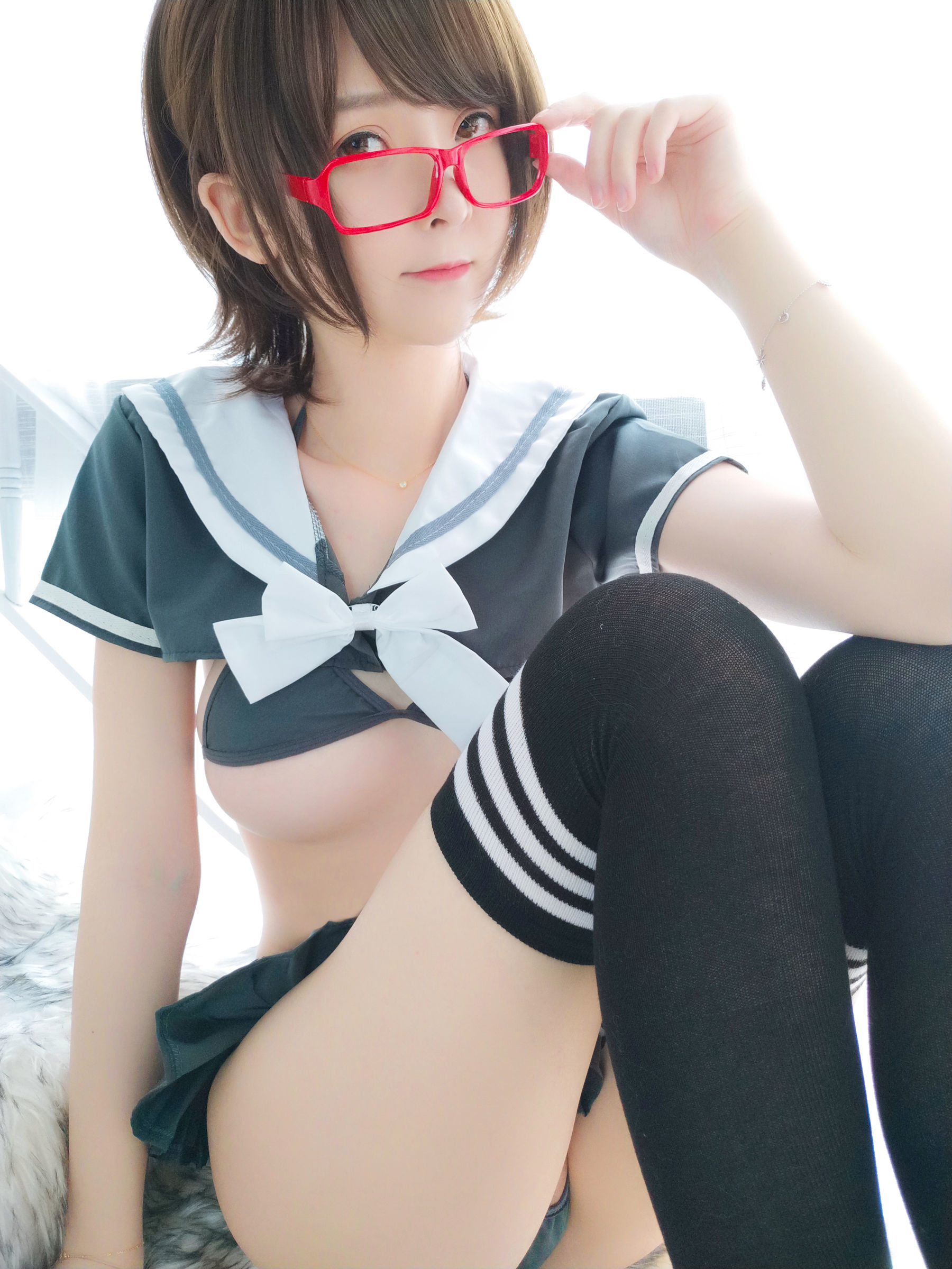[网红Coser] 一小央泽 《早安学妹》 写真集