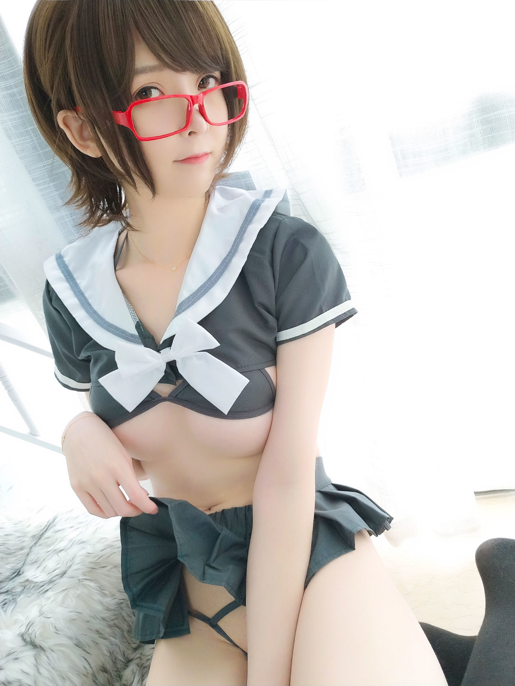 [网红Coser] 一小央泽 《早安学妹》 写真集