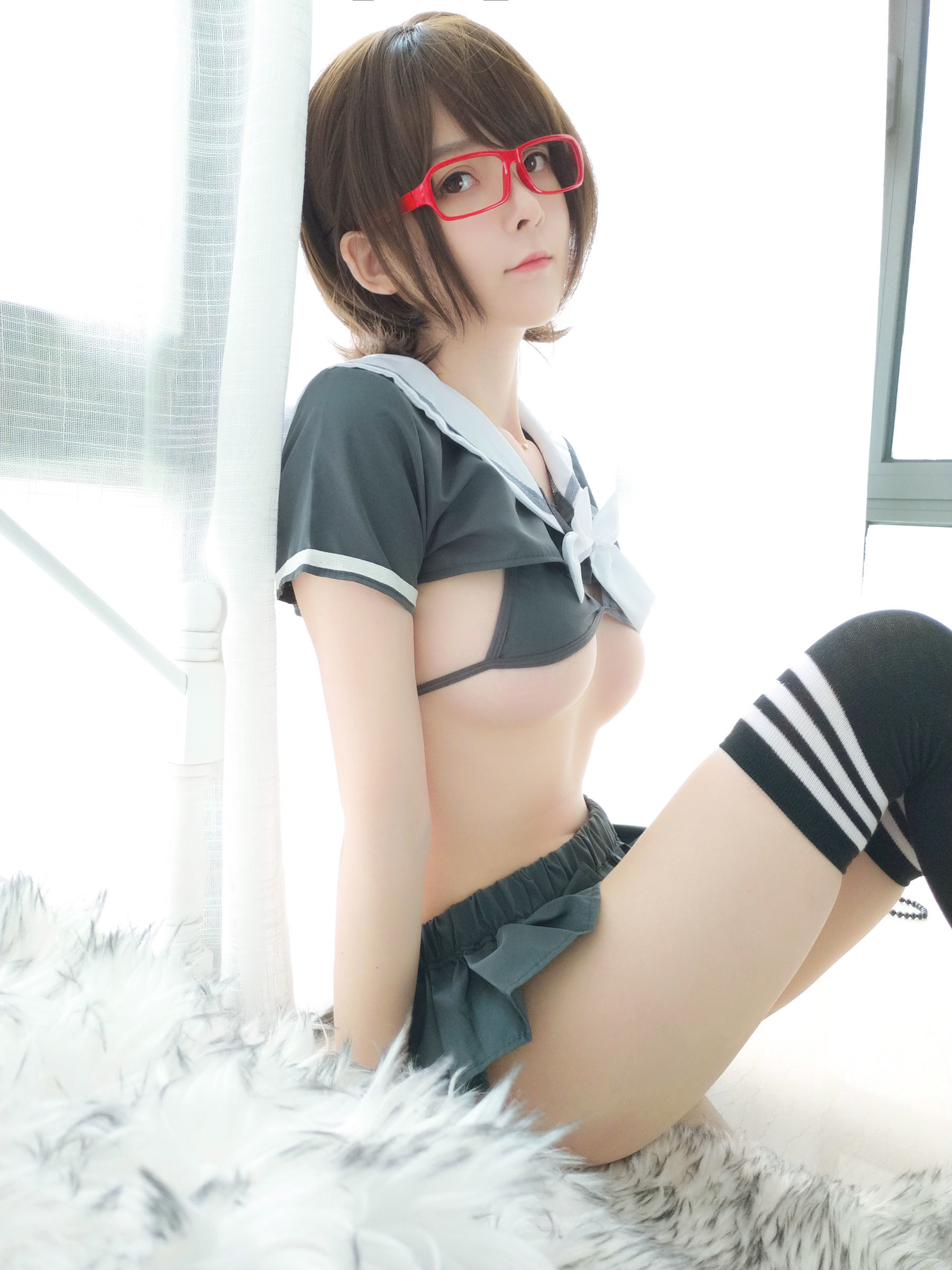 [网红Coser] 一小央泽 《早安学妹》 写真集