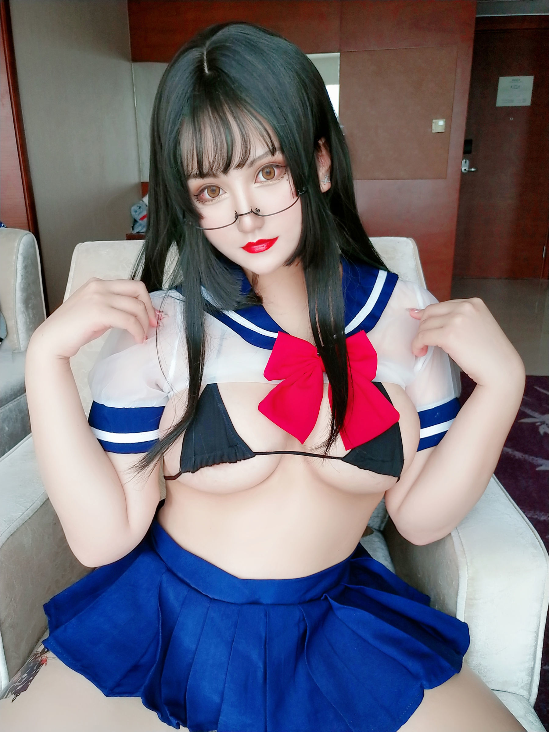 夏鸽鸽不想起床 《透明jk》 写真集