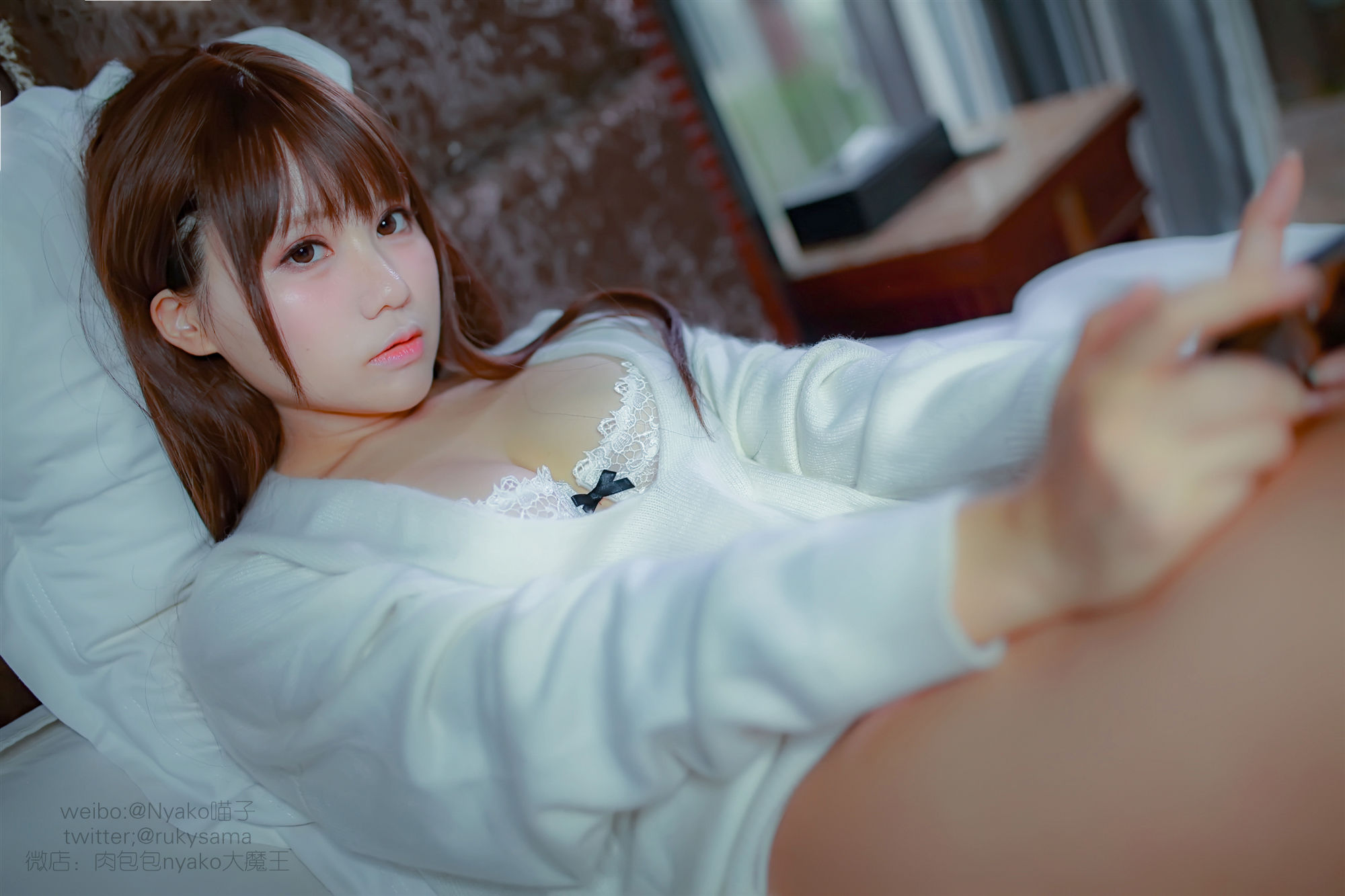 [美女Coser] 《欲求不满的老师》 写真集