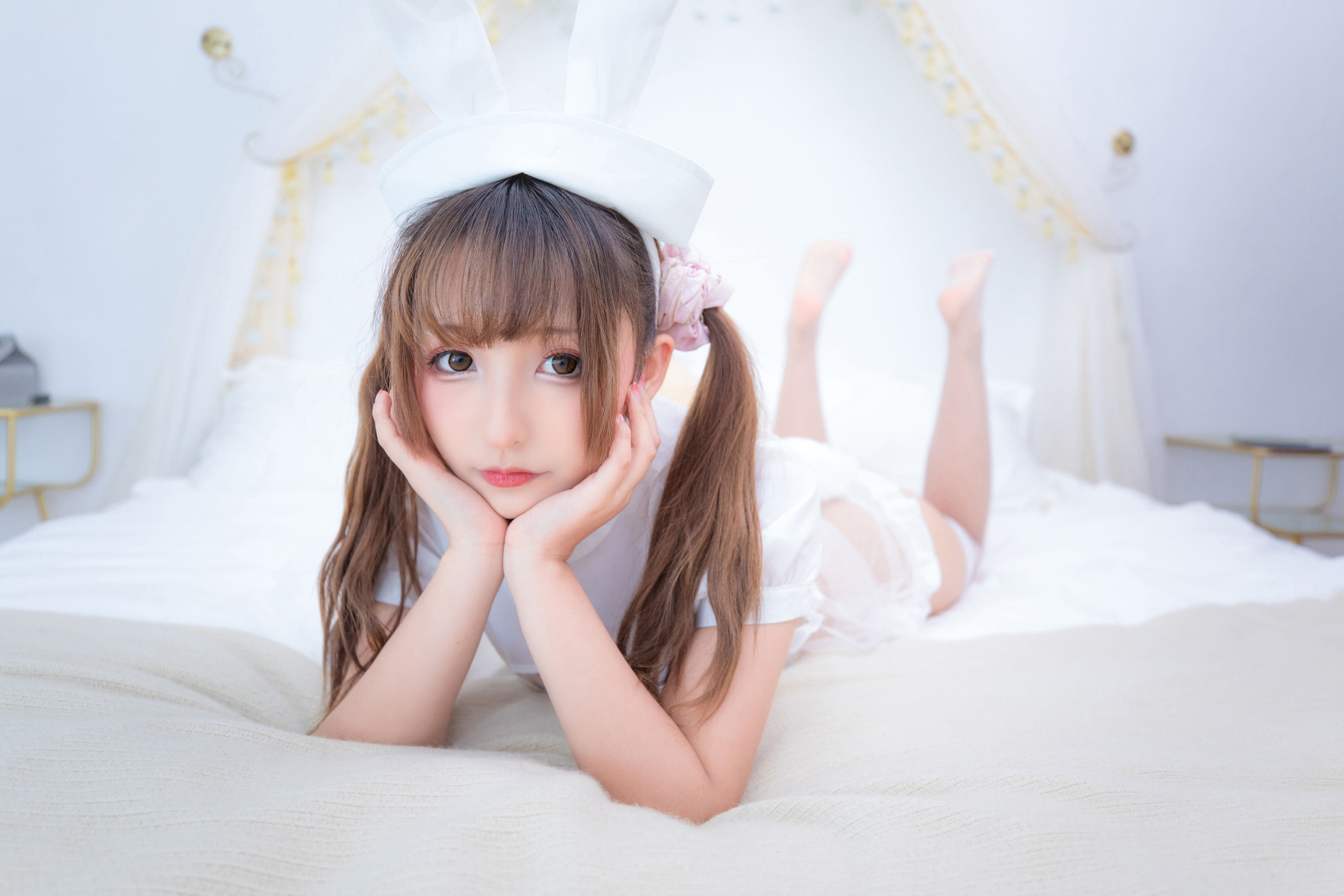 神楽坂真冬 《百合(ラブレター)》 写真集