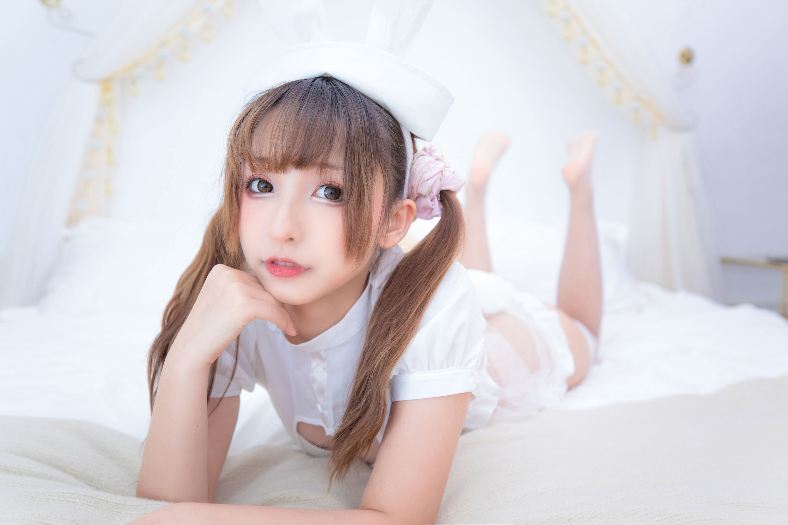 神楽坂真冬 《百合(ラブレター)》 写真集