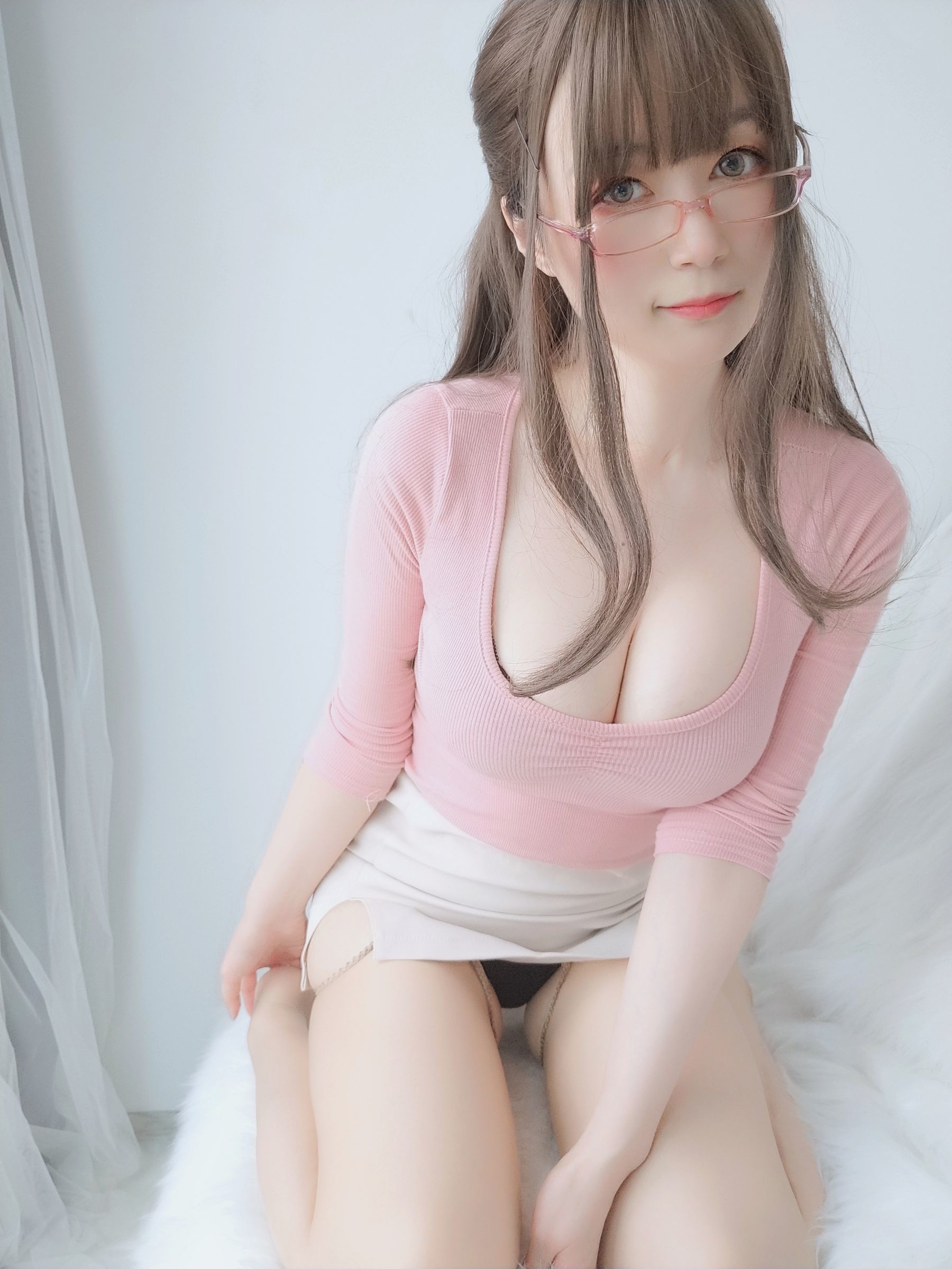 Coser小姐姐白银81 《甜美后辈》 写真集