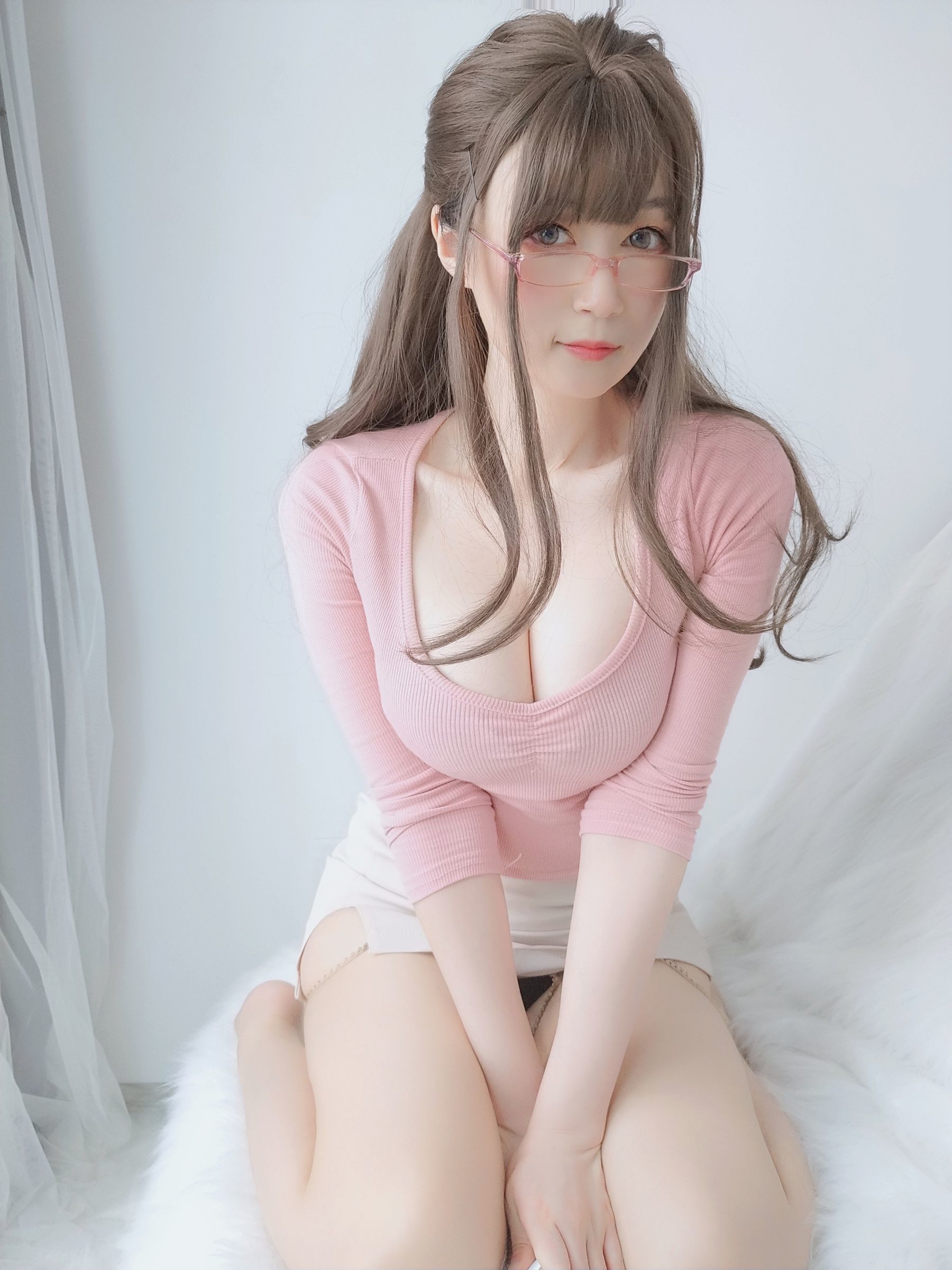 Coser小姐姐白银81 《甜美后辈》 写真集