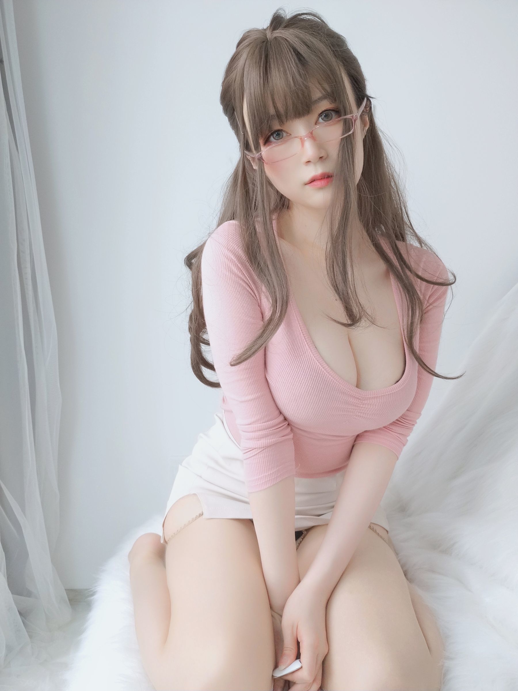 Coser小姐姐白银81 《甜美后辈》 写真集