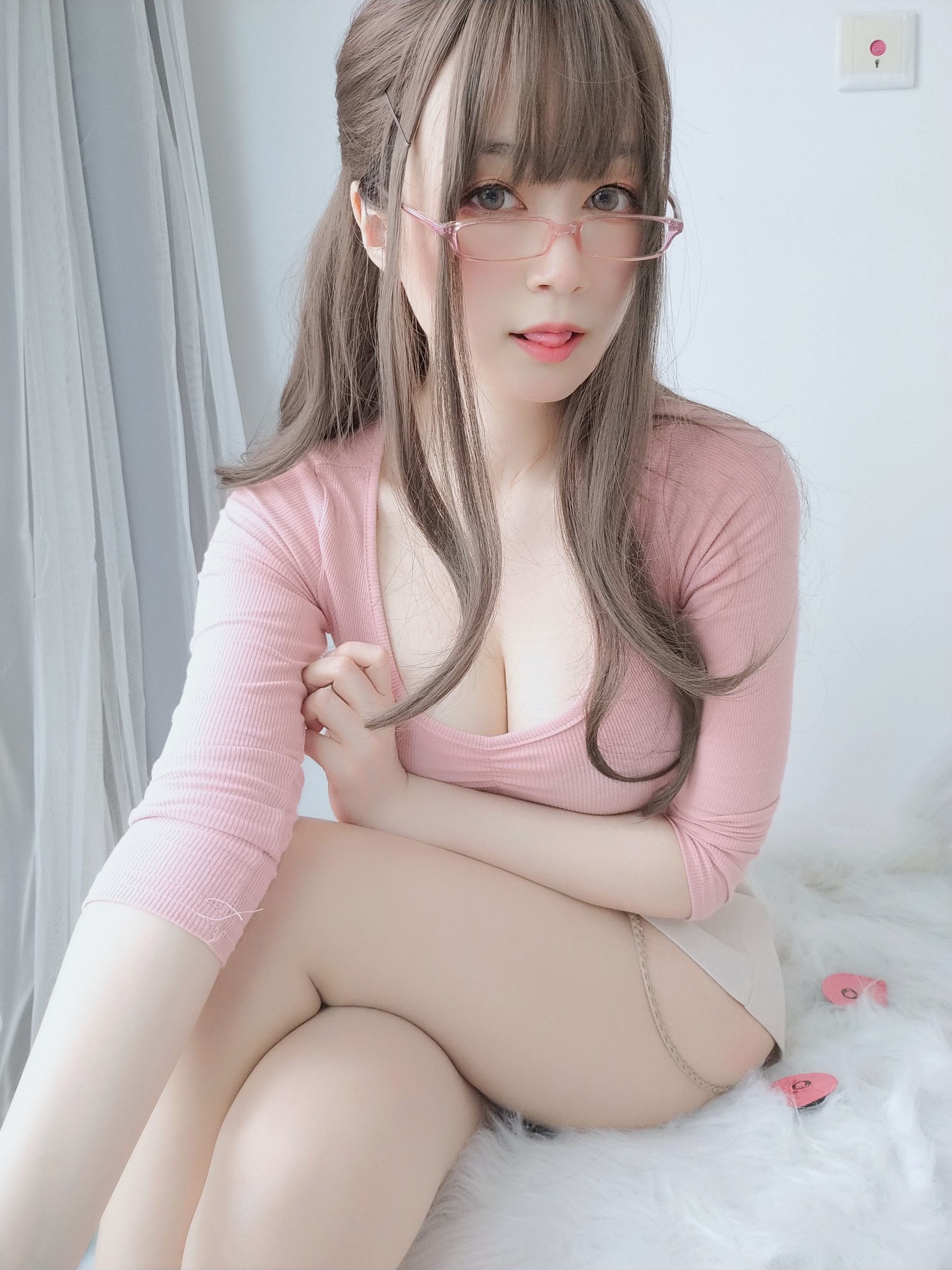 Coser小姐姐白银81 《甜美后辈》 写真集