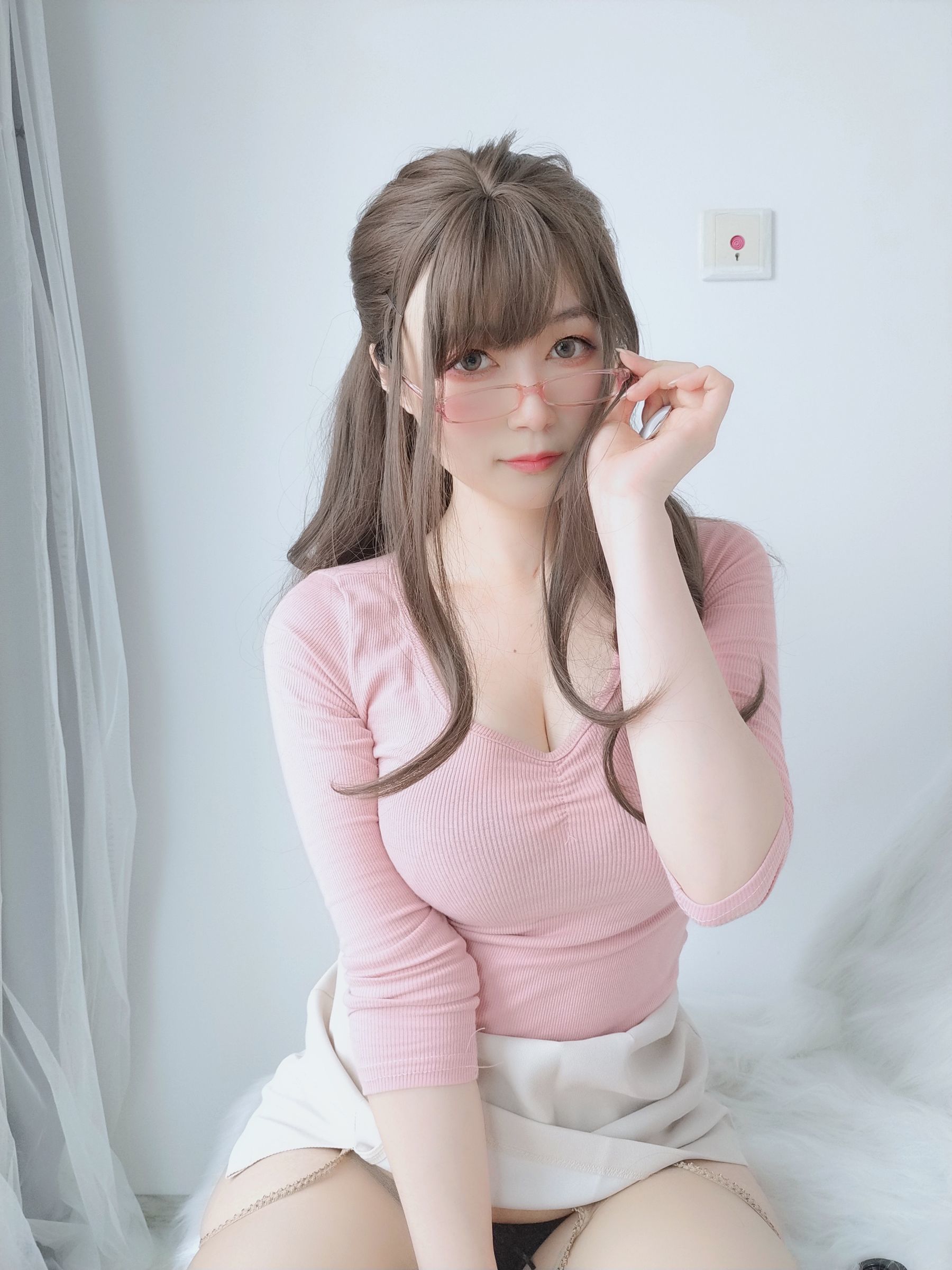 Coser小姐姐白银81 《甜美后辈》 写真集