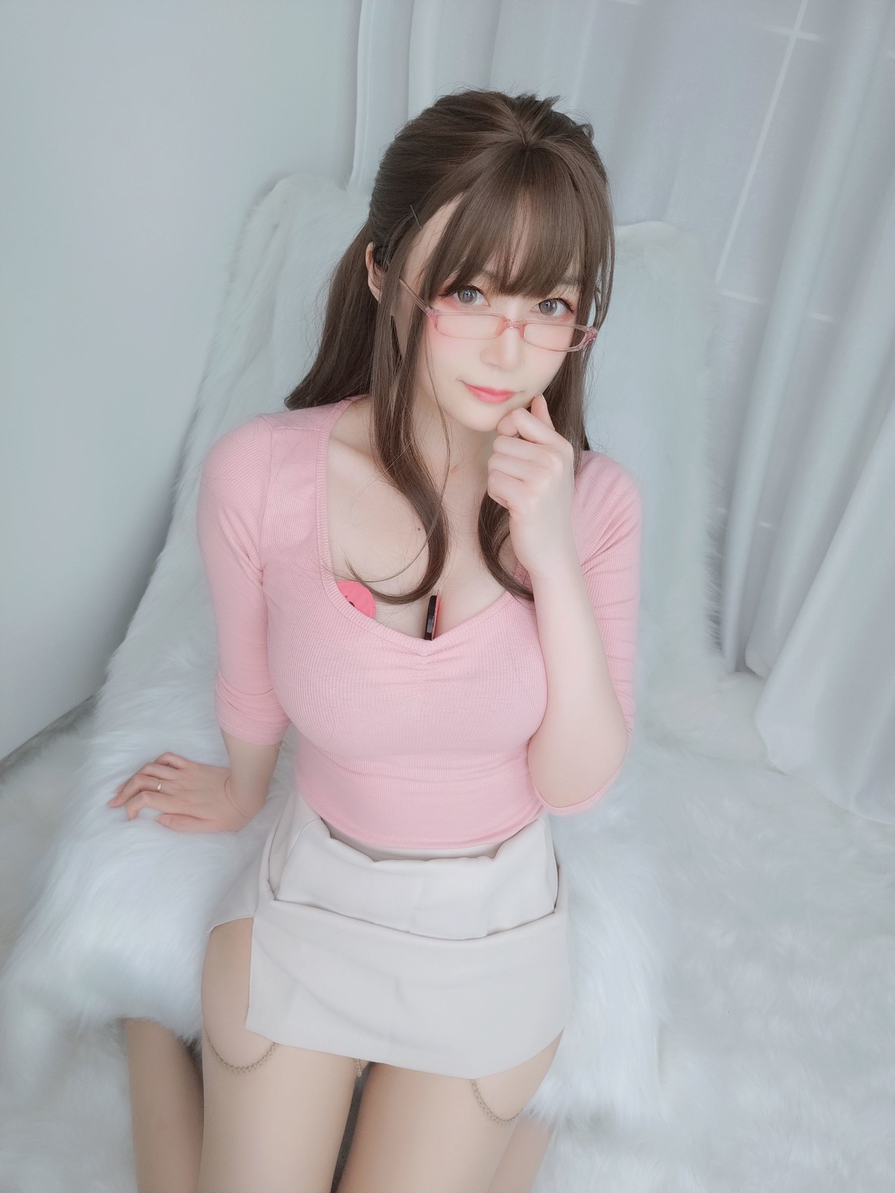 Coser小姐姐白银81 《甜美后辈》 写真集