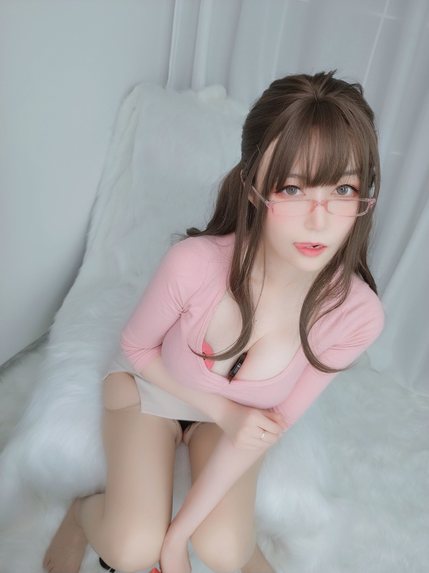 Coser小姐姐白银81 《甜美后辈》 写真集