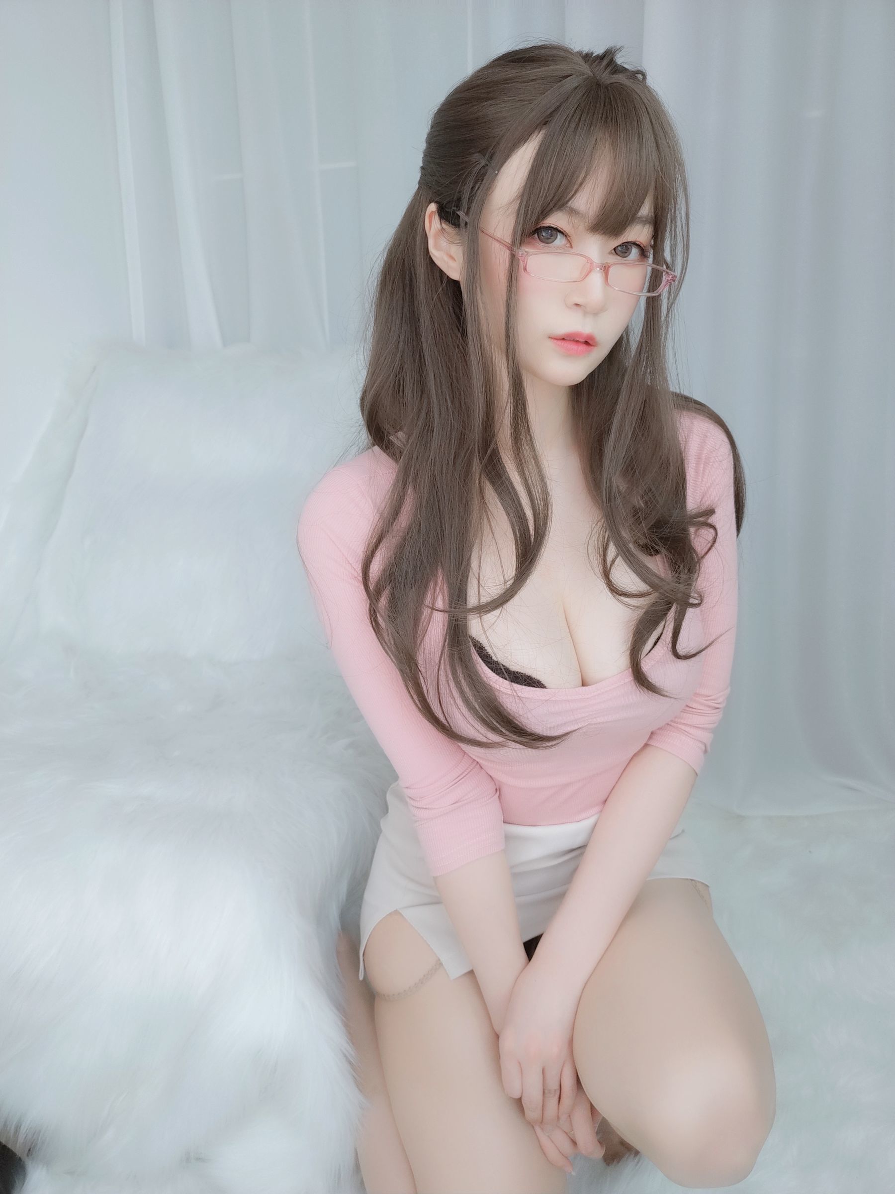 Coser小姐姐白银81 《甜美后辈》 写真集