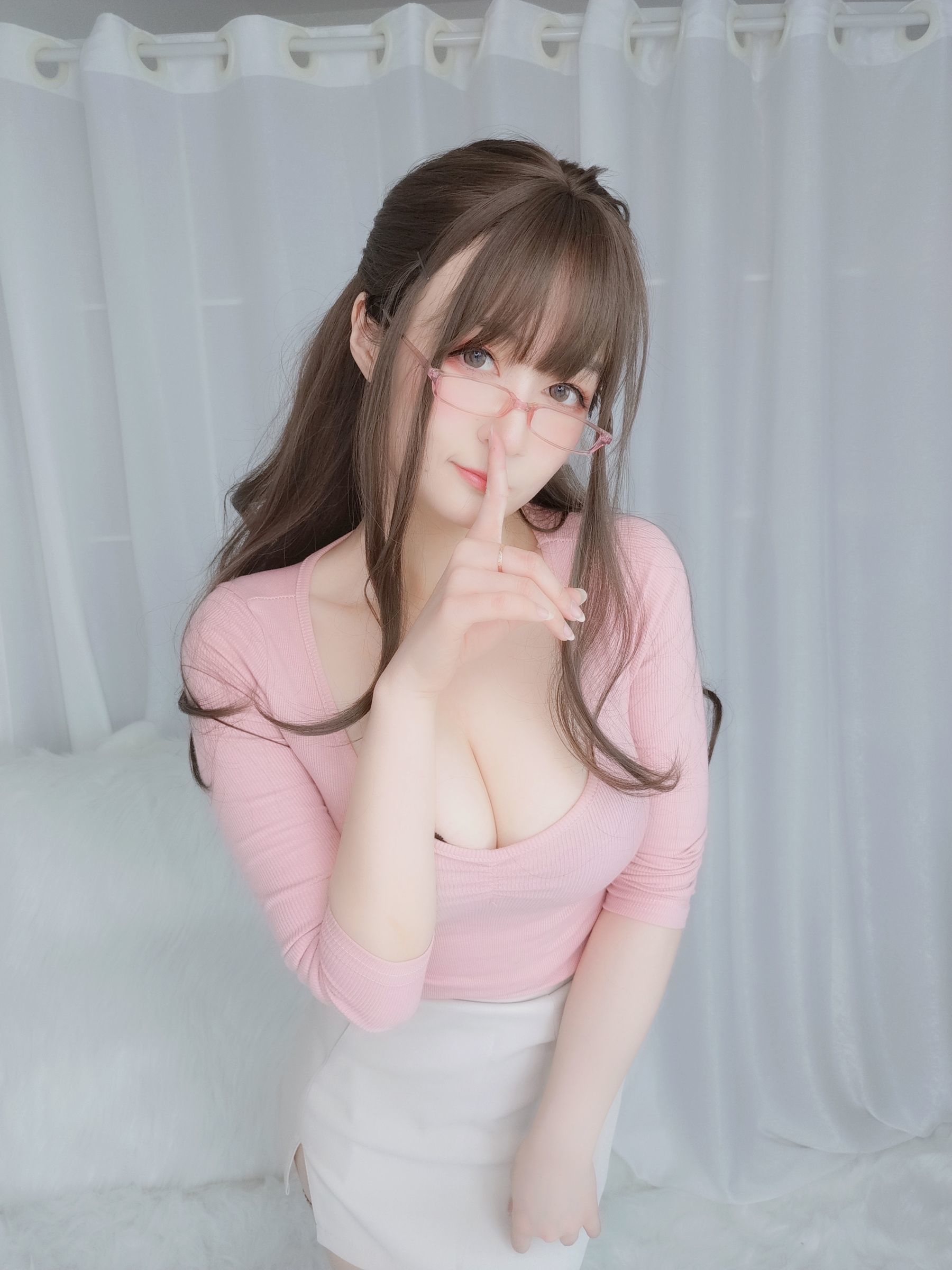 Coser小姐姐白银81 《甜美后辈》 写真集