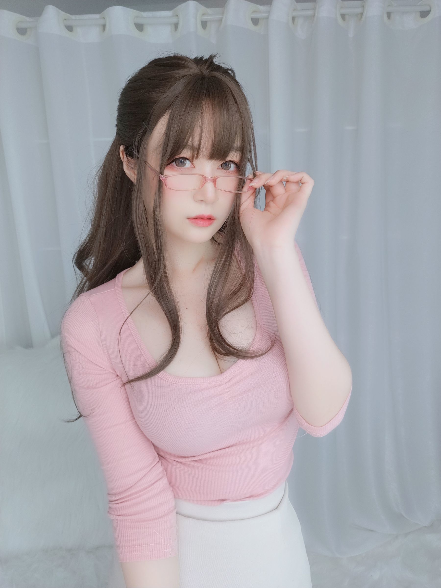 Coser小姐姐白银81 《甜美后辈》 写真集