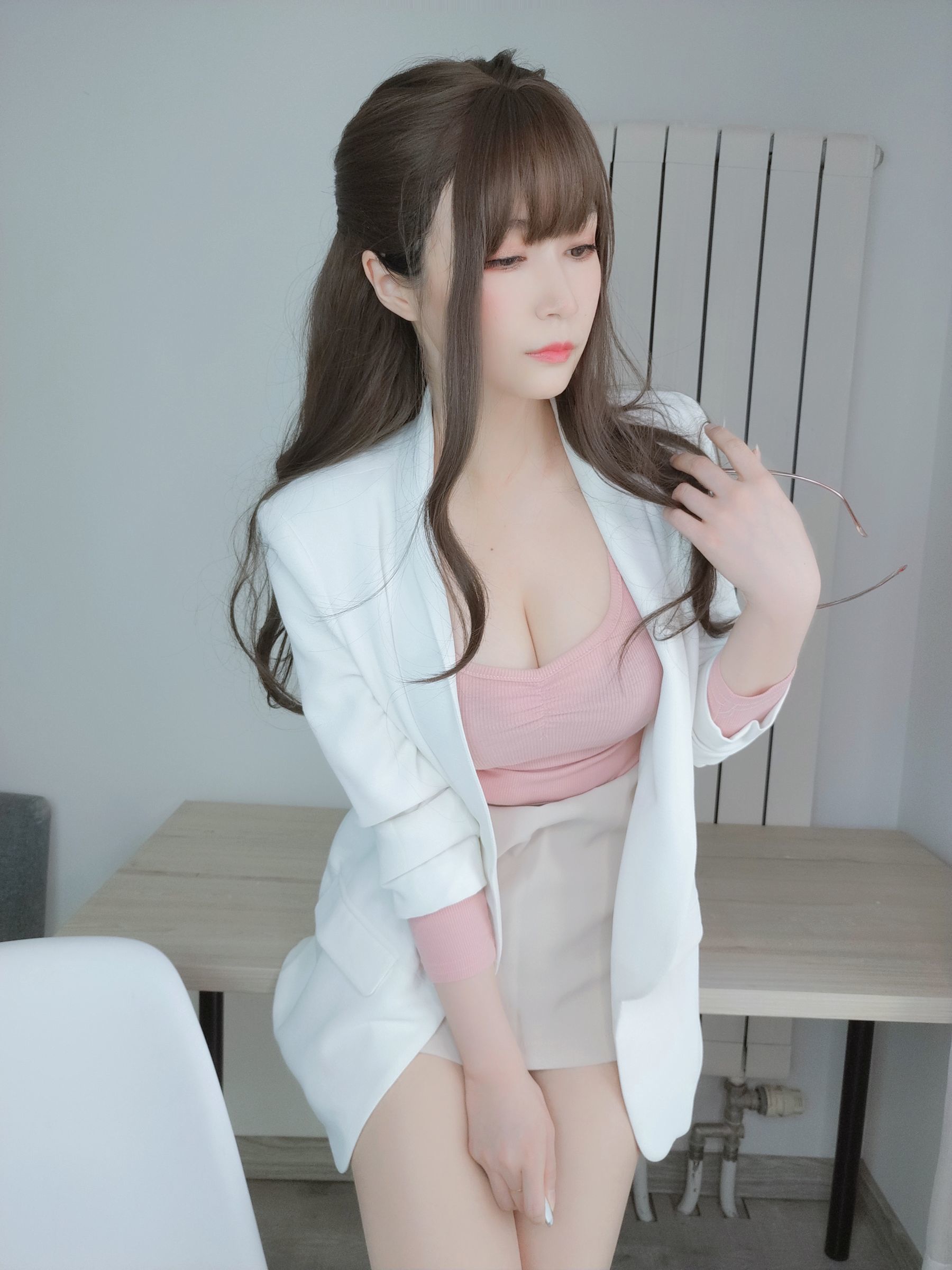 Coser小姐姐白银81 《甜美后辈》 写真集