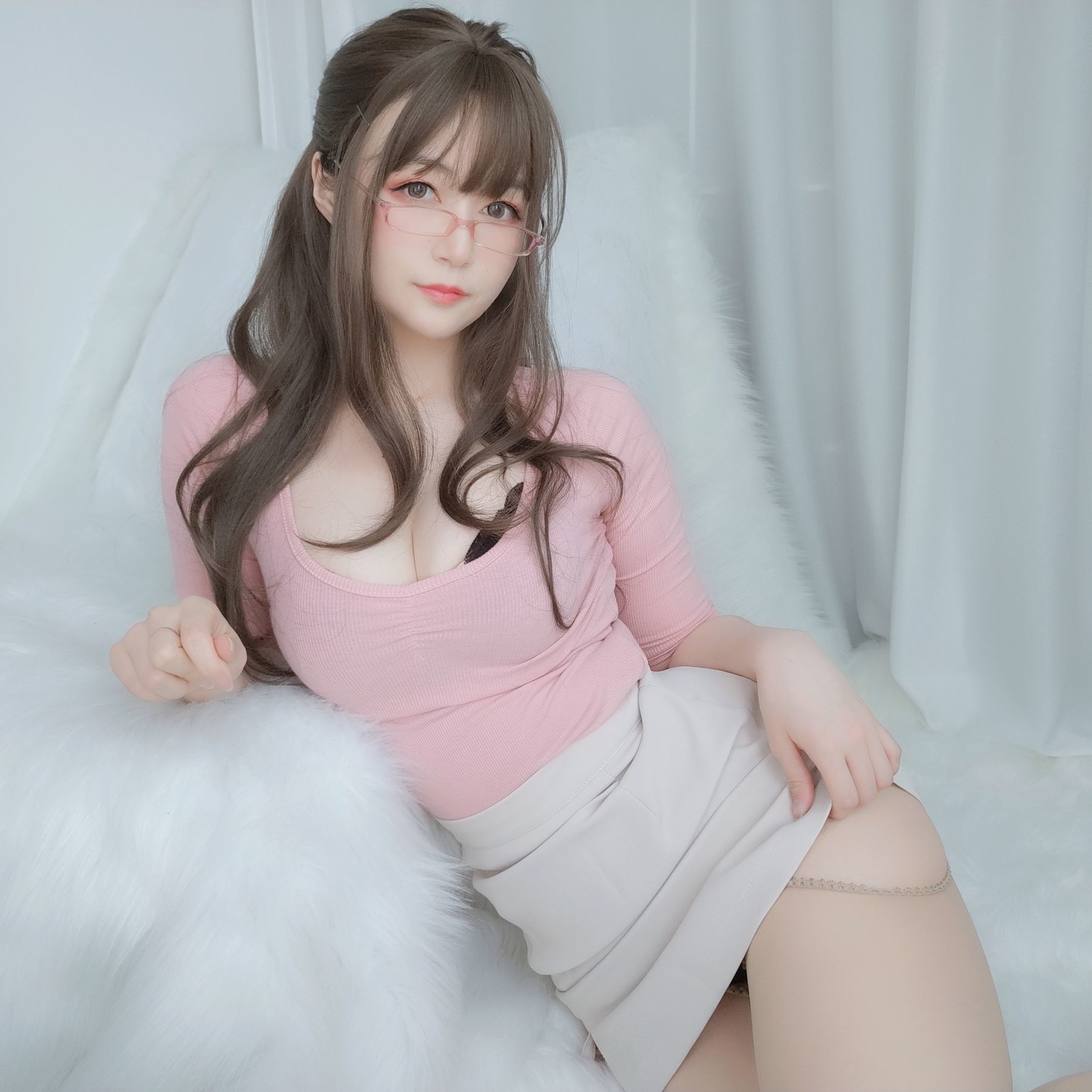 Coser小姐姐白银81 《甜美后辈》 写真集