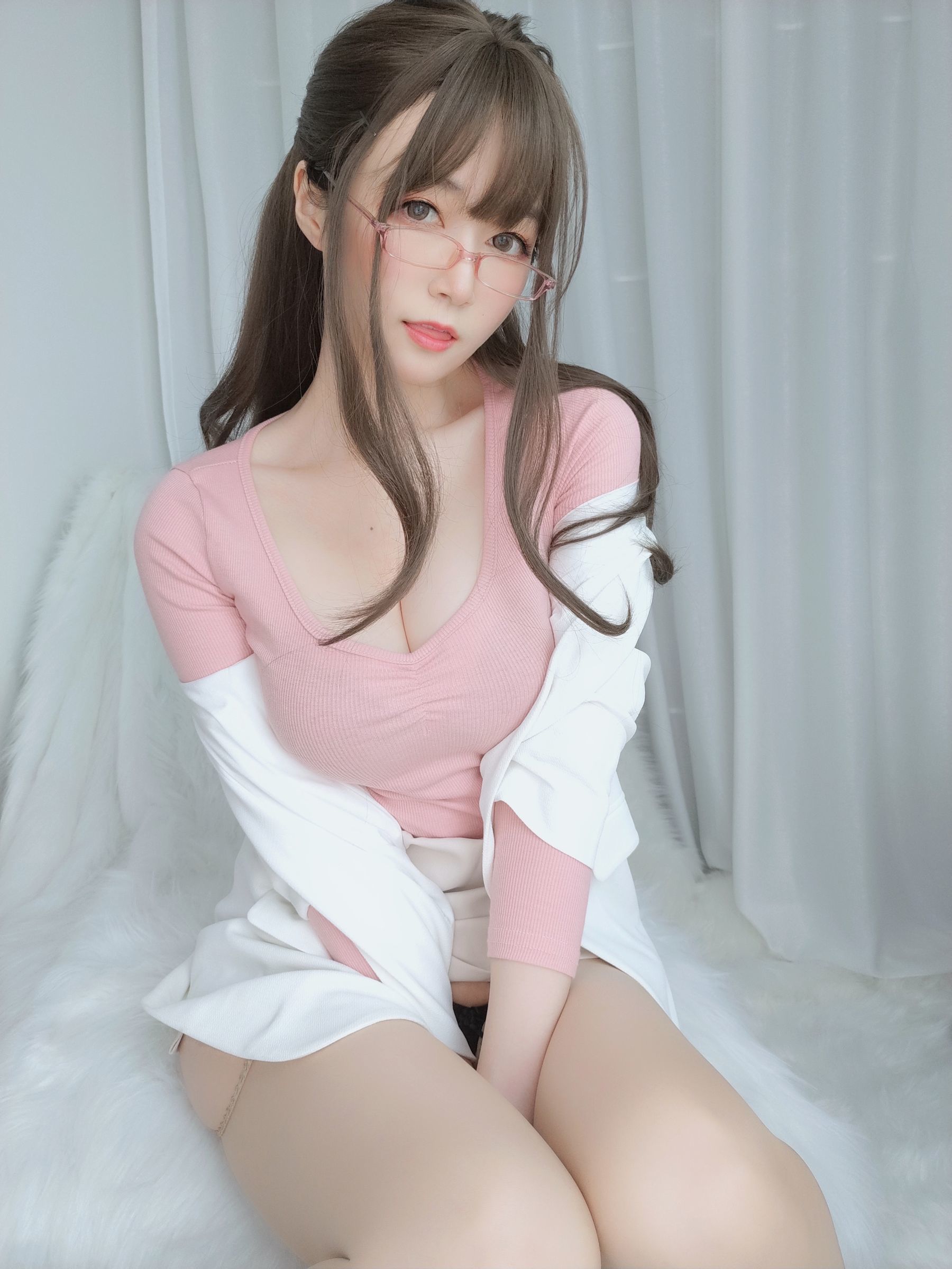 Coser小姐姐白银81 《甜美后辈》 写真集
