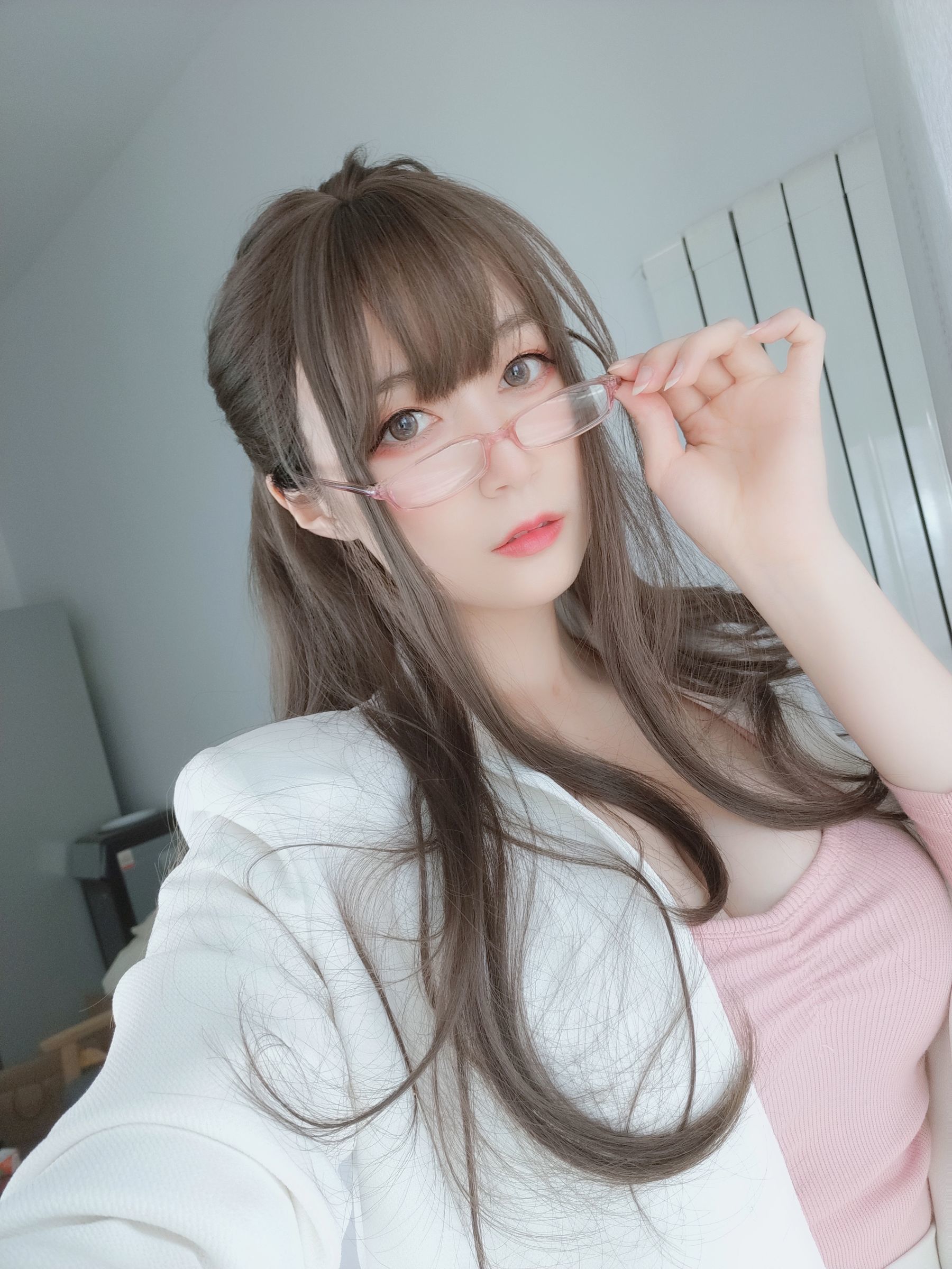 Coser小姐姐白银81 《甜美后辈》 写真集