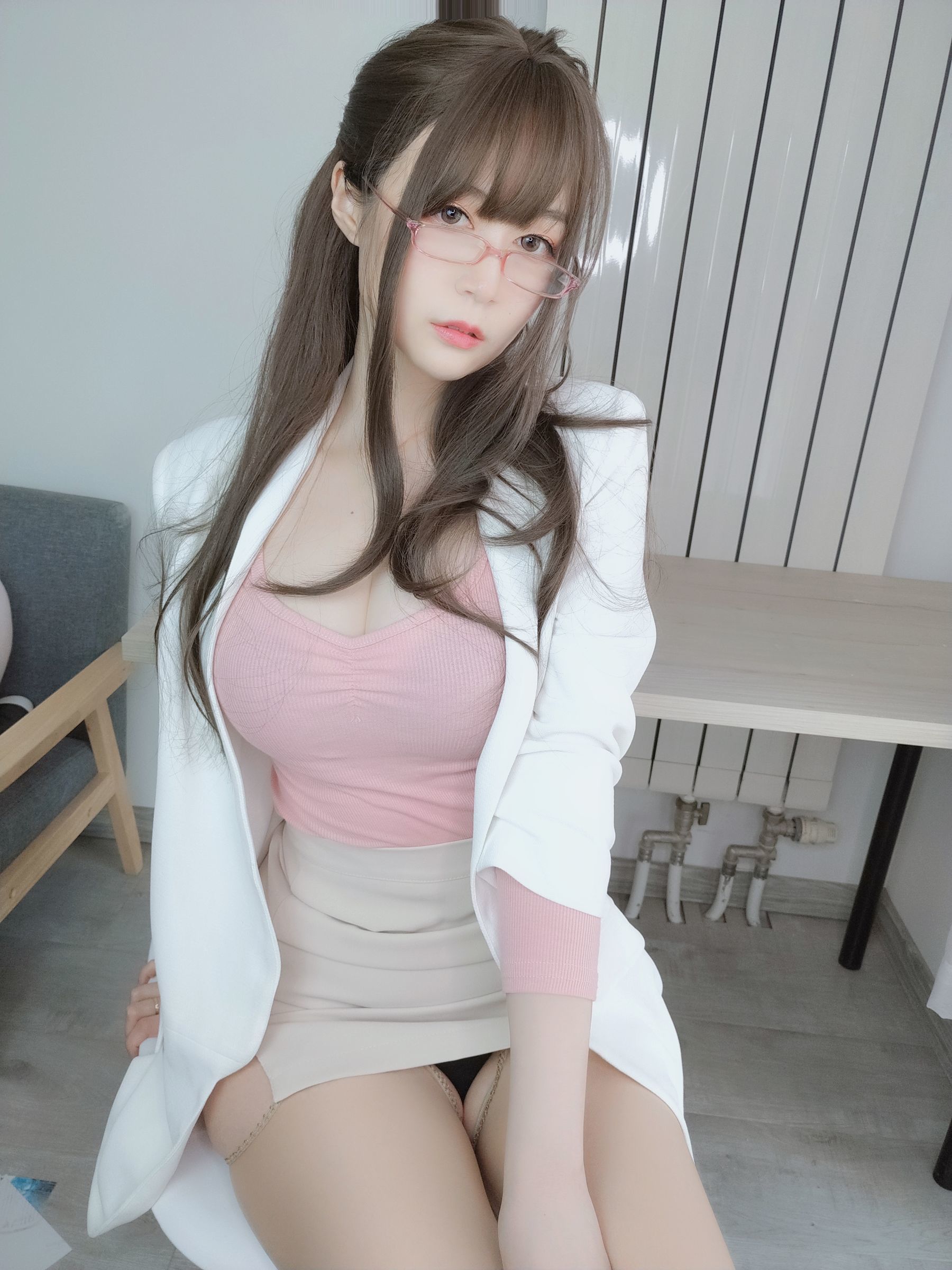 Coser小姐姐白银81 《甜美后辈》 写真集