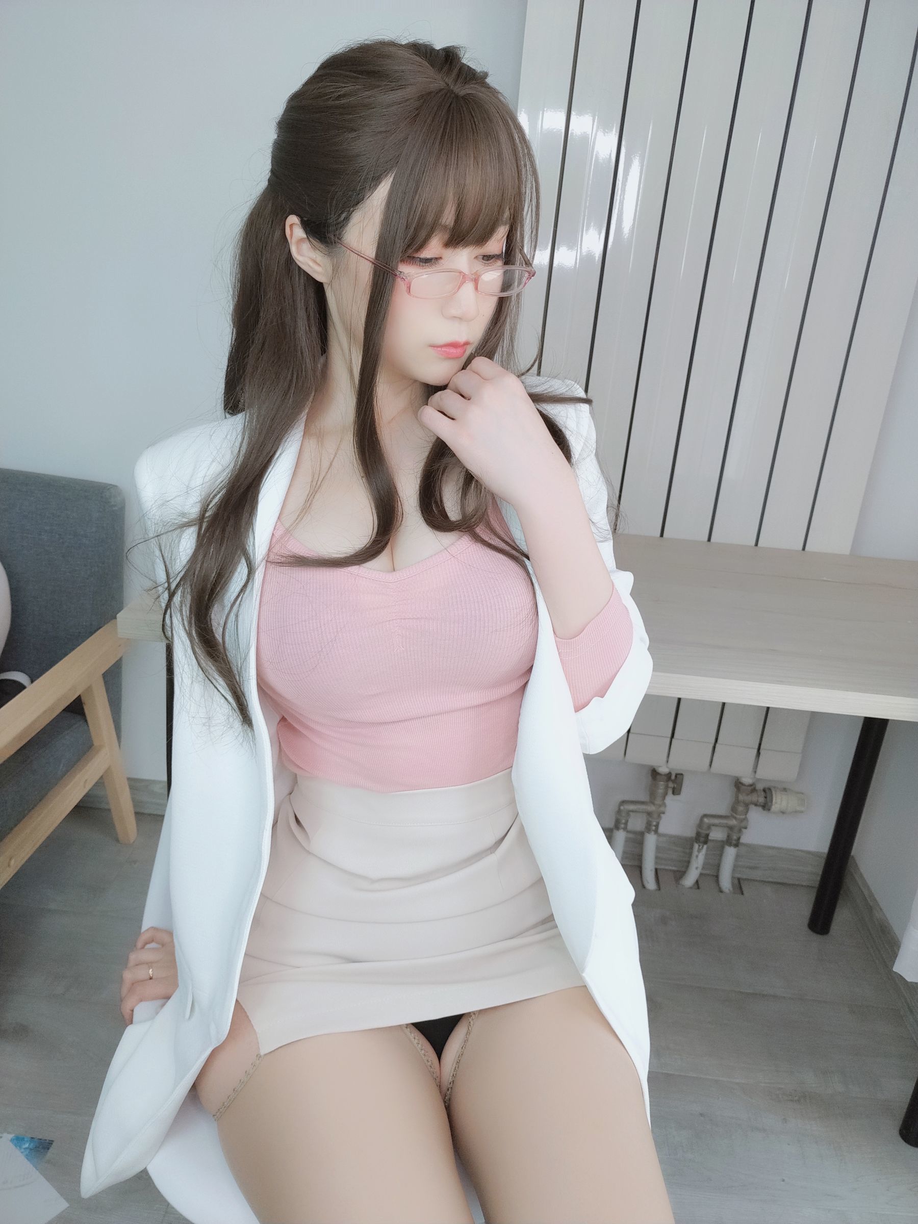 Coser小姐姐白银81 《甜美后辈》 写真集