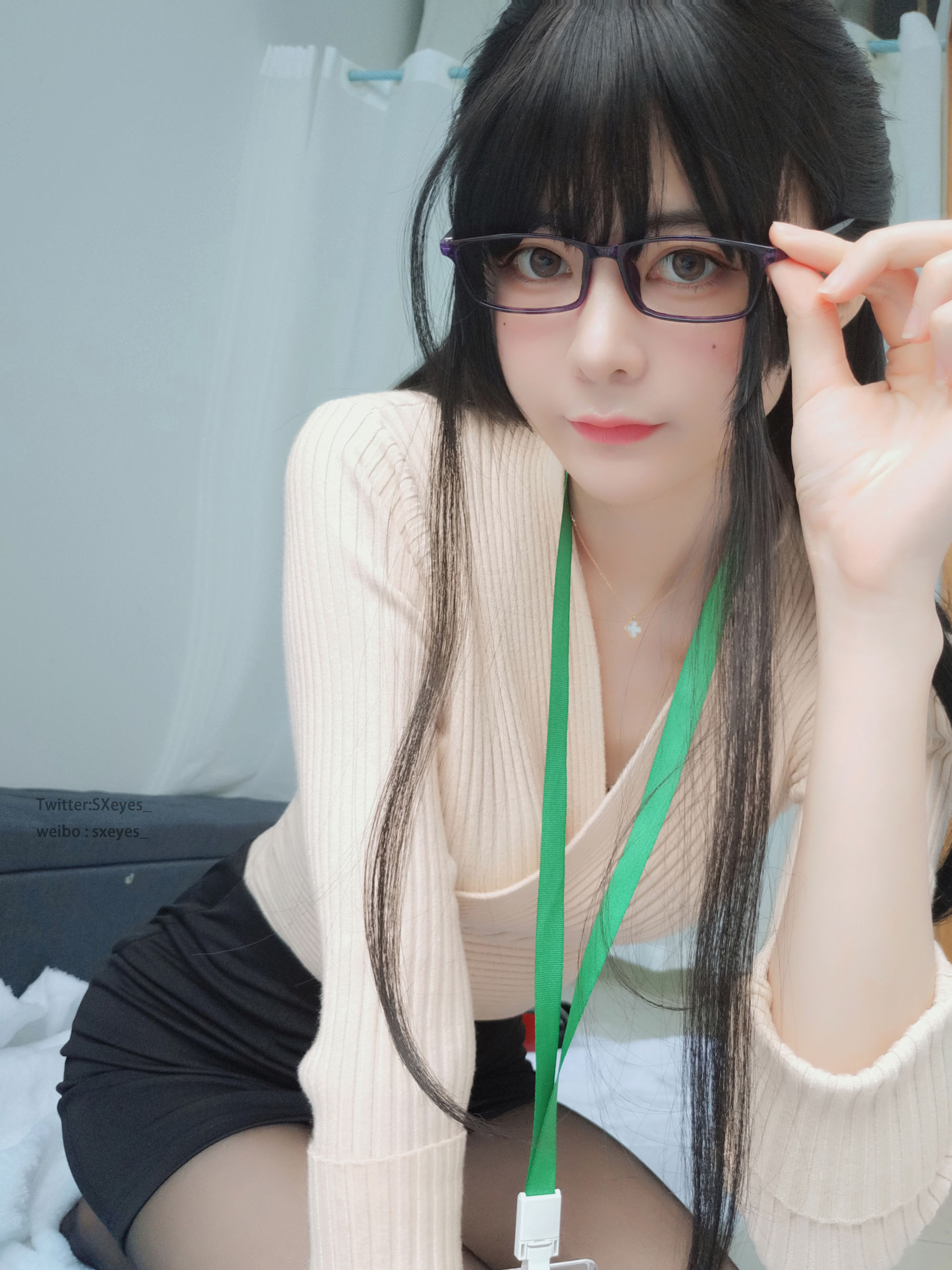 眼酱大魔王w 《OL彼女》 写真集