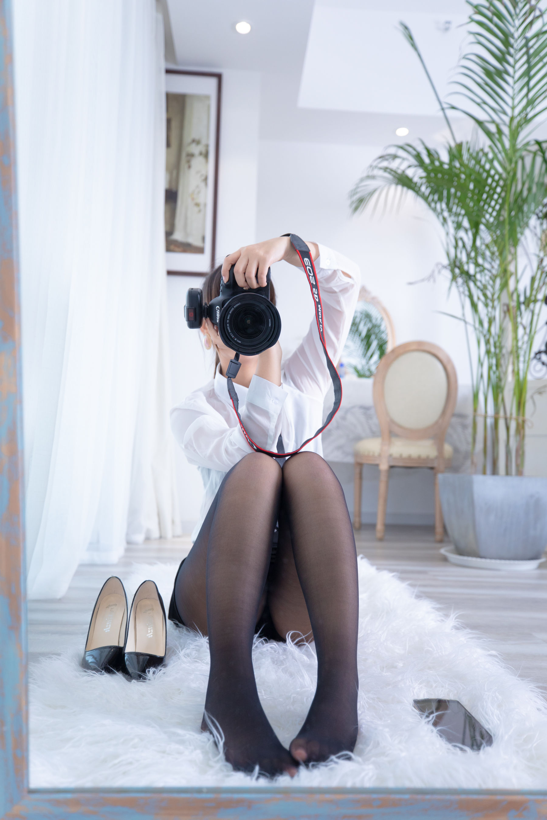 神楽坂真冬《ホワイトオフィス》 写真集