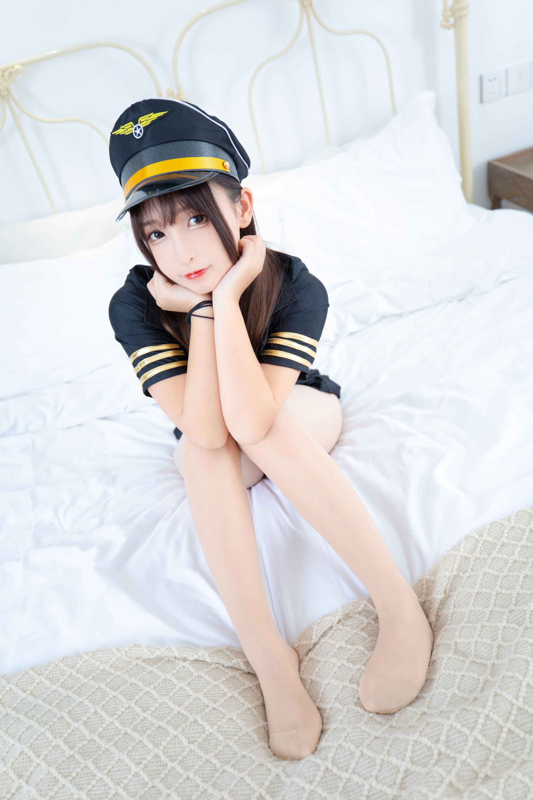 神楽坂真冬《ホワイトオフィス》 写真集