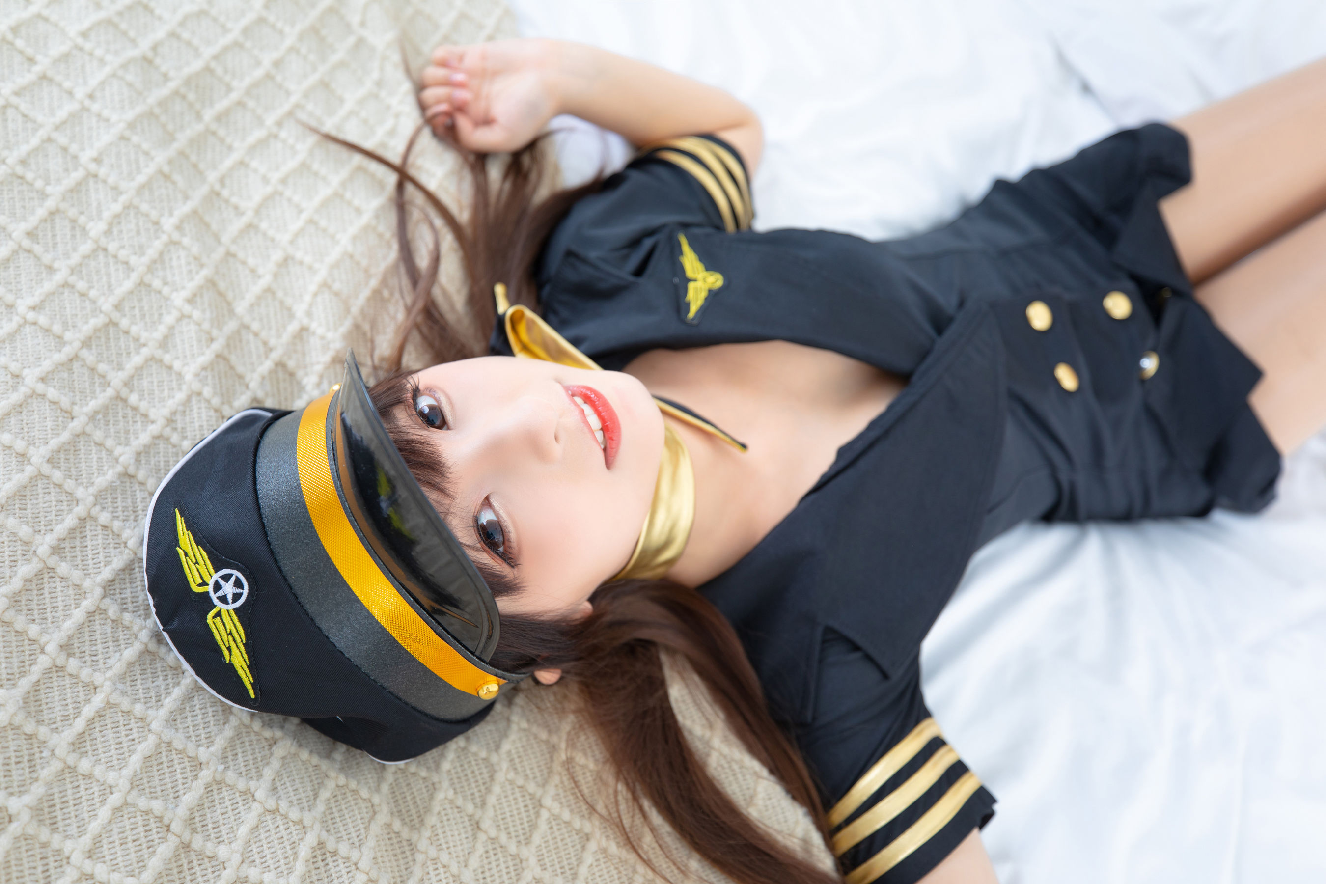 神楽坂真冬《ホワイトオフィス》 写真集