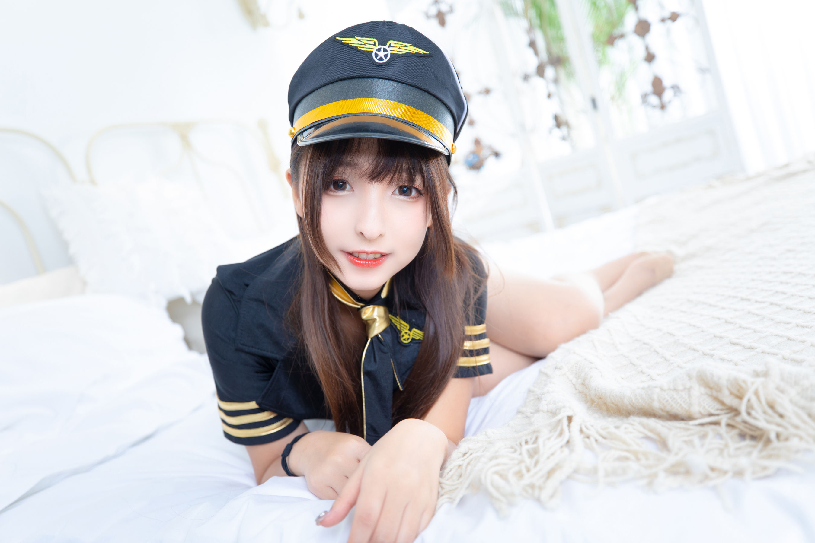 神楽坂真冬《ホワイトオフィス》 写真集