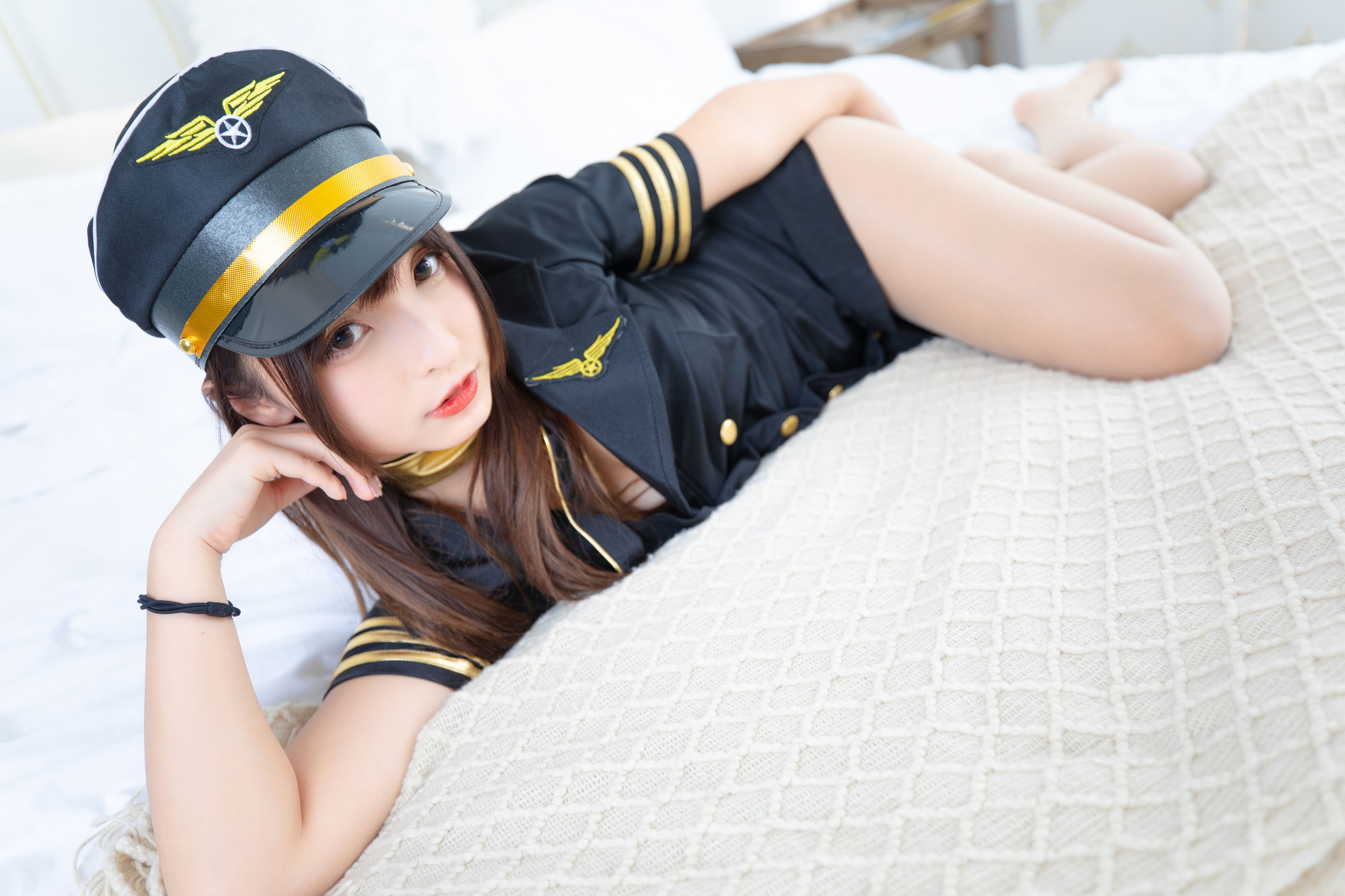 神楽坂真冬《ホワイトオフィス》 写真集