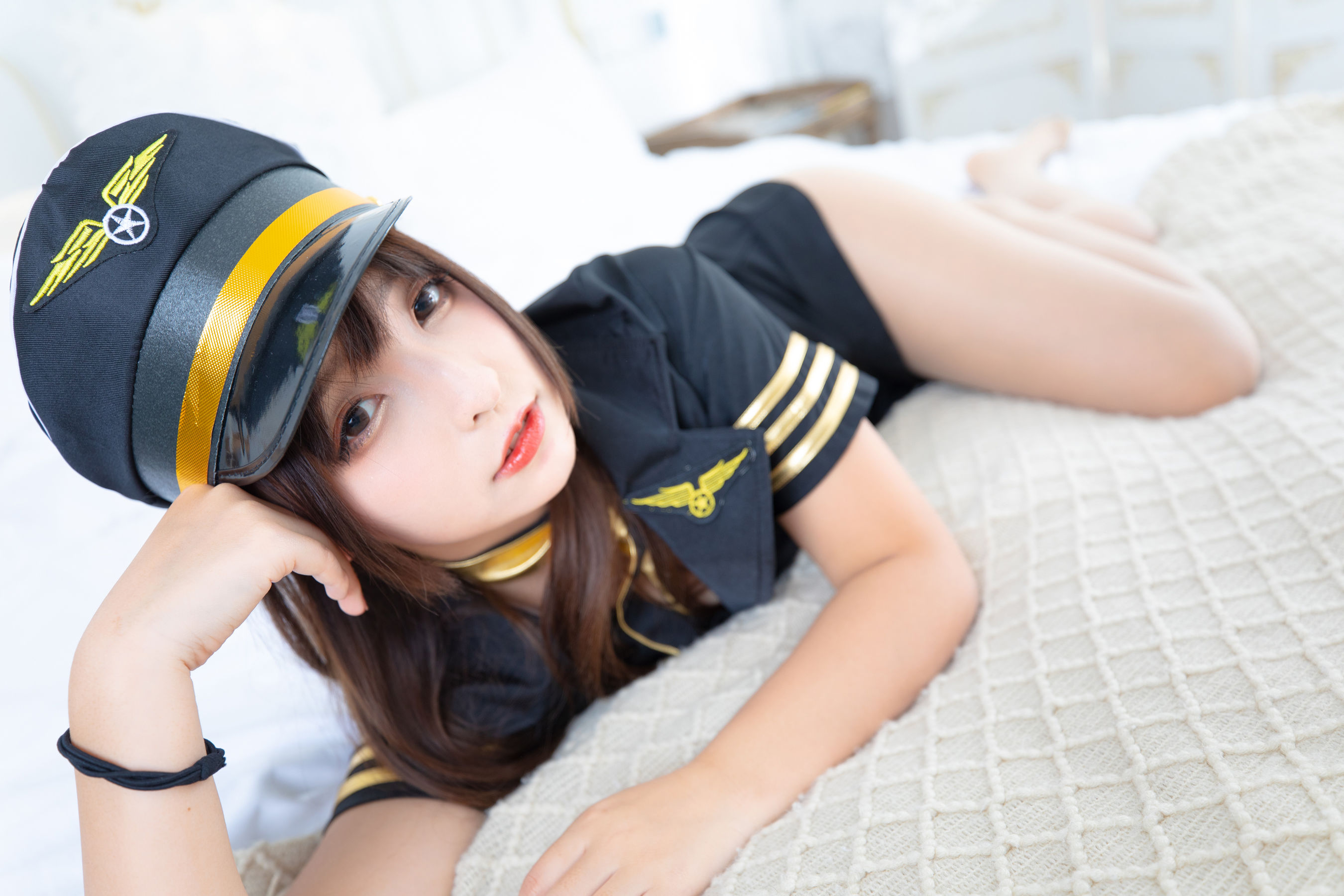 神楽坂真冬《ホワイトオフィス》 写真集