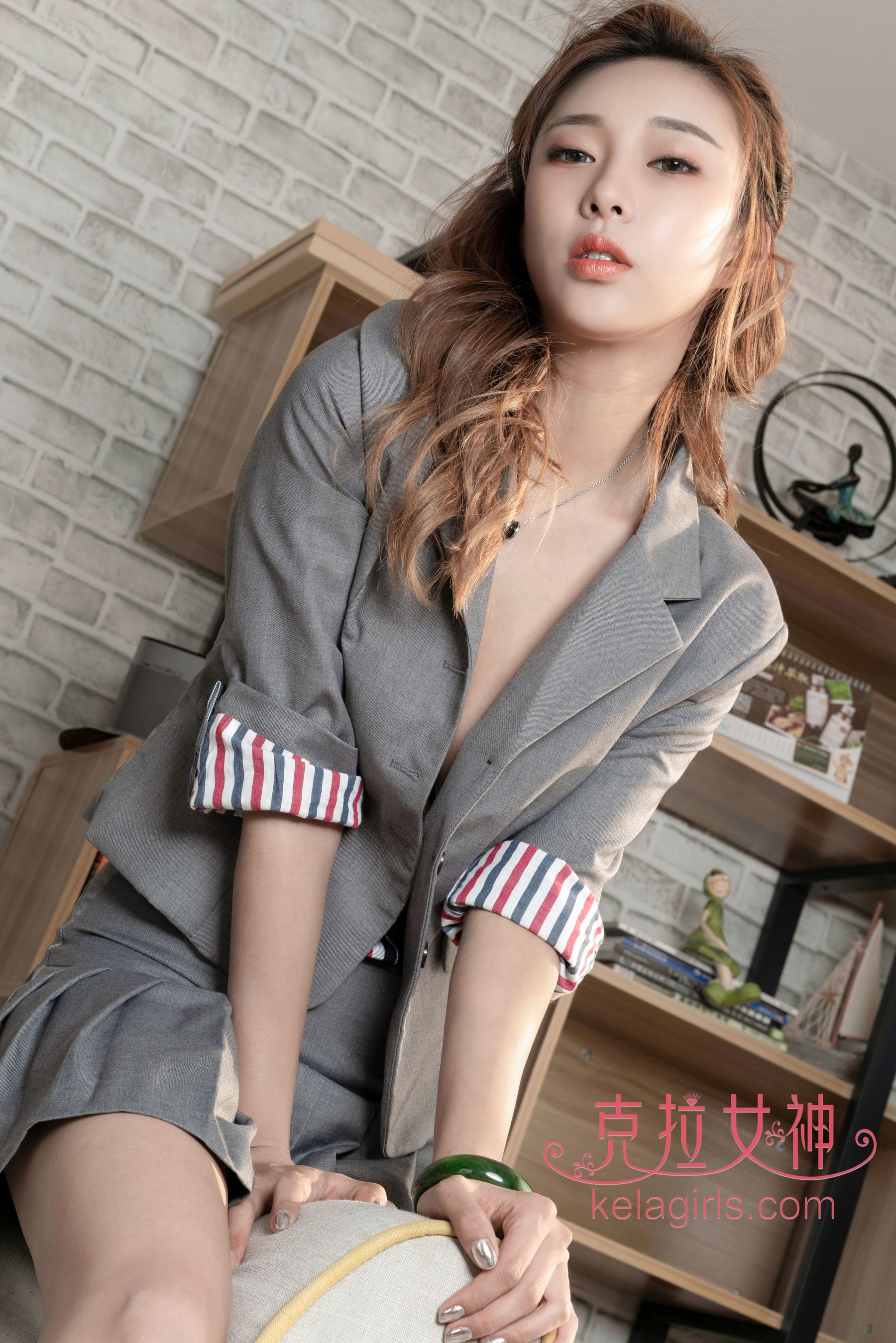 [克拉女神Kelagirls]  子吟 《特立独行》 写真集