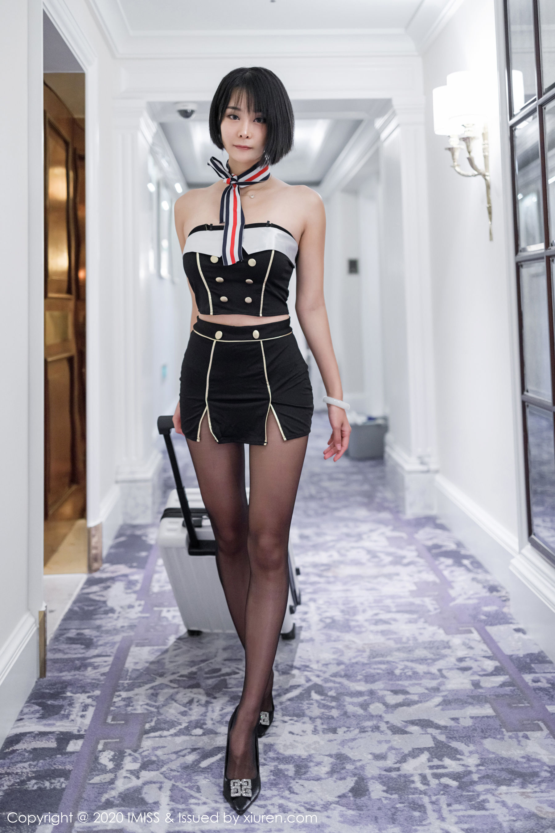 [爱蜜社IMiss] Vol.461 蓝夏Akasha 《极致黑丝酥胸美腿》 写真集