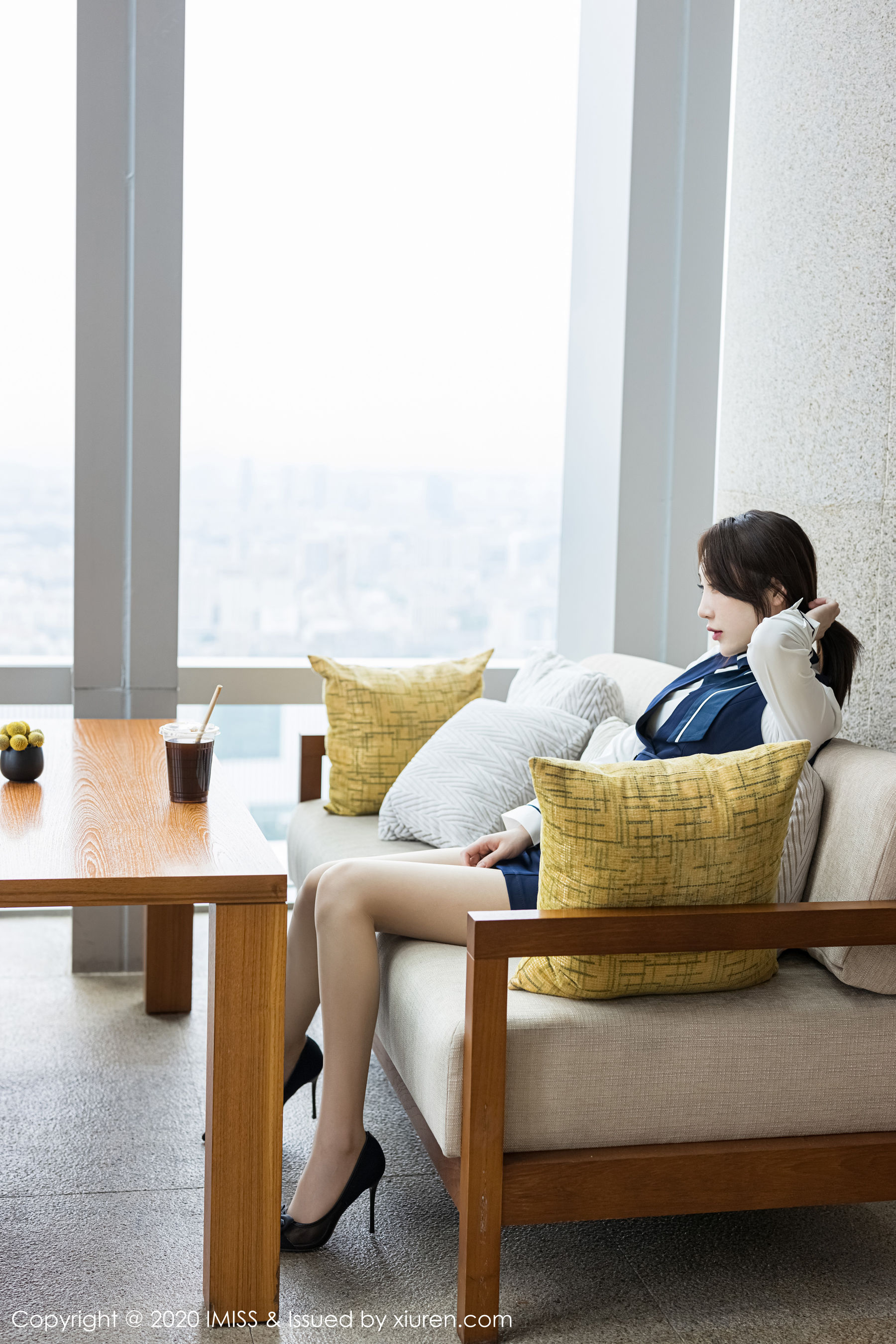 [爱蜜社IMiss] Vol.468 九月生_ 《职业制服丝袜美腿》 写真集