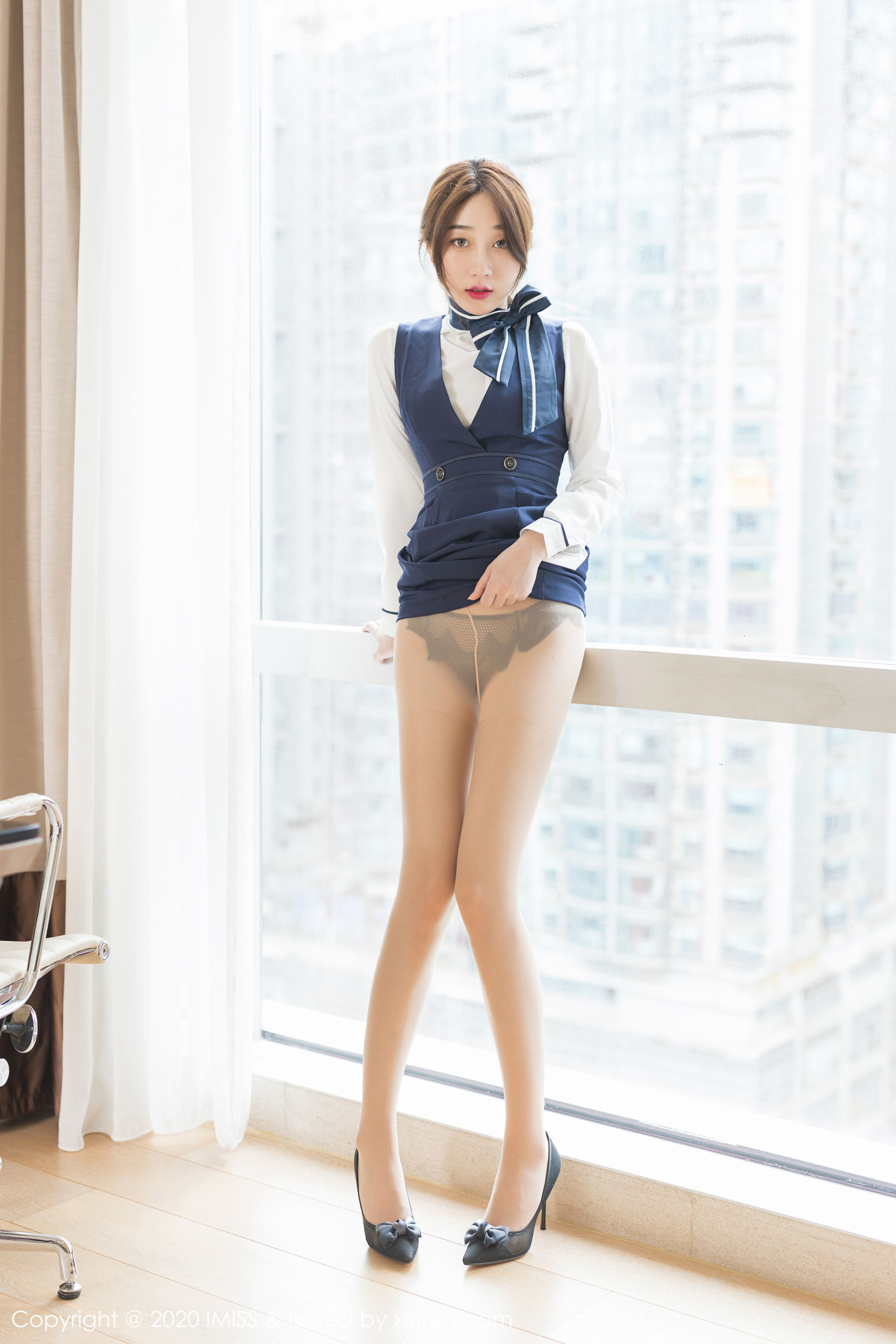 [爱蜜社IMiss] Vol.468 九月生_ 《职业制服丝袜美腿》 写真集