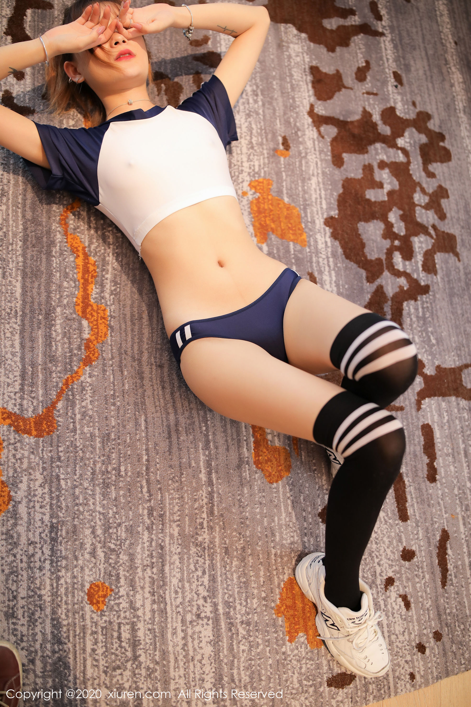 [秀人XiuRen] No.2102 Bonnie周熙 《身材高挑苗条的妹子》 写真集