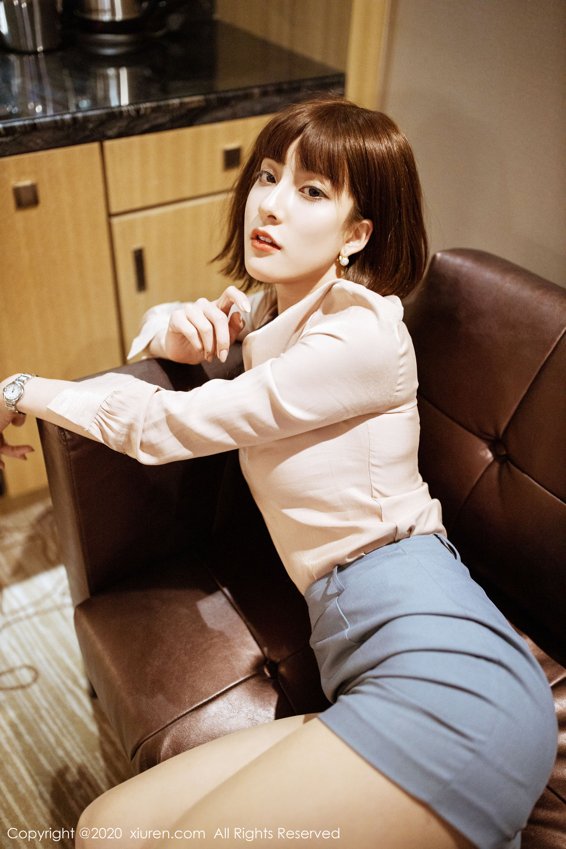 [秀人XiuRen] No.2130 林文文yooki《西装秘书OL主题系列》 写真集