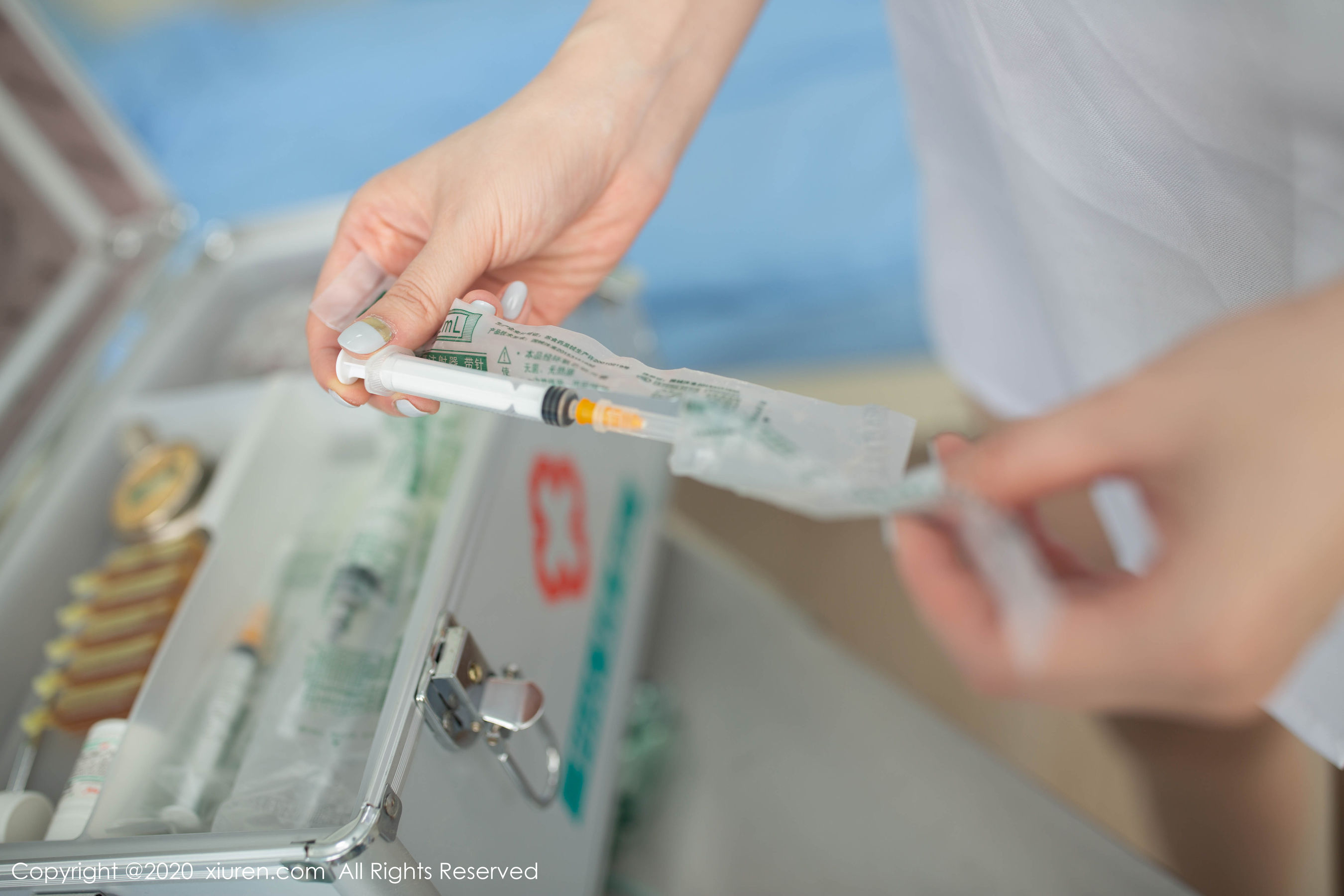 [秀人XiuRen] No.2181 安然Maleah 《护士姐姐》 写真集