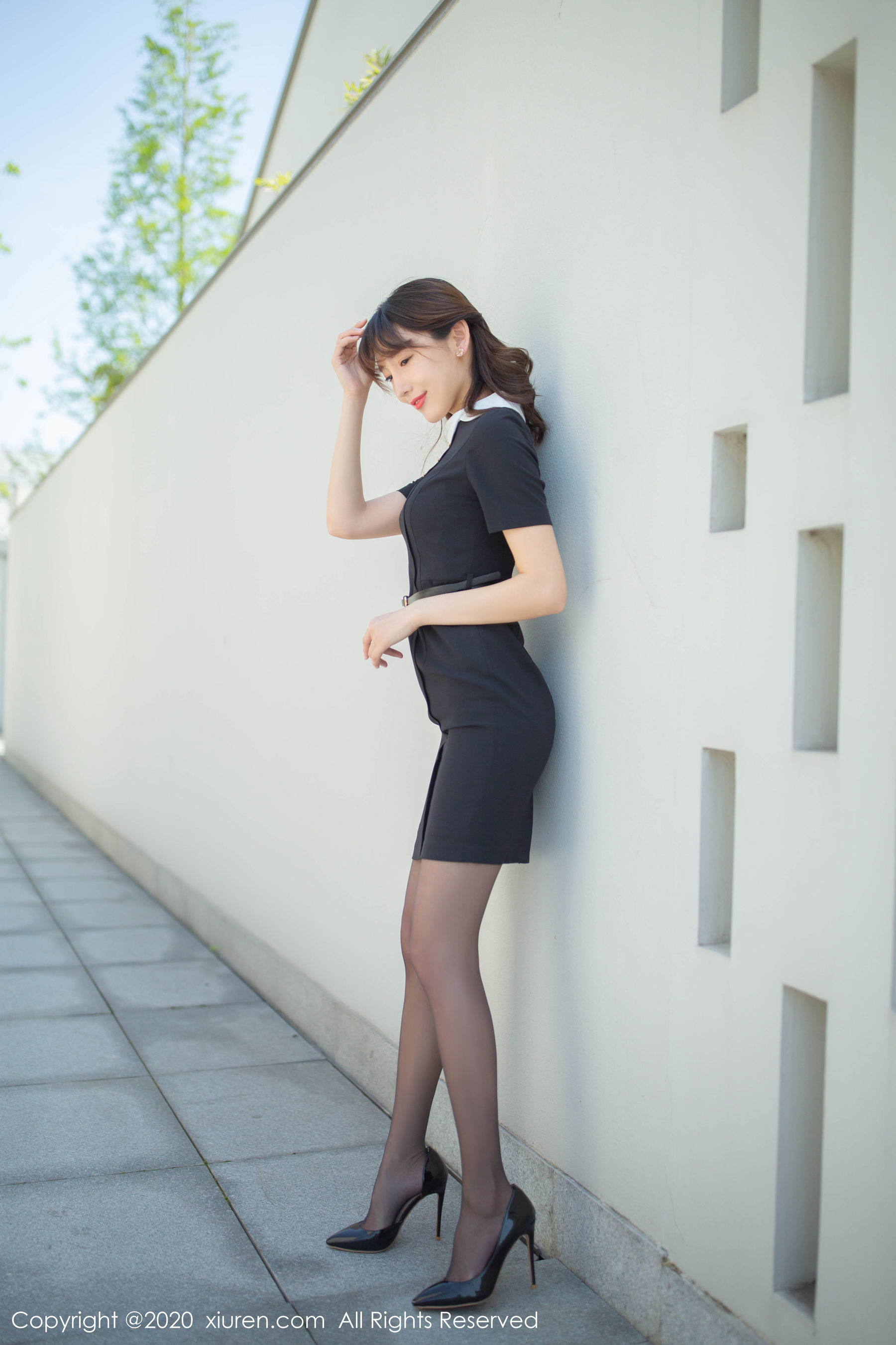 [秀人XiuRen] No.2185 陆萱萱 《连衣裙黑丝主题系列》 写真集