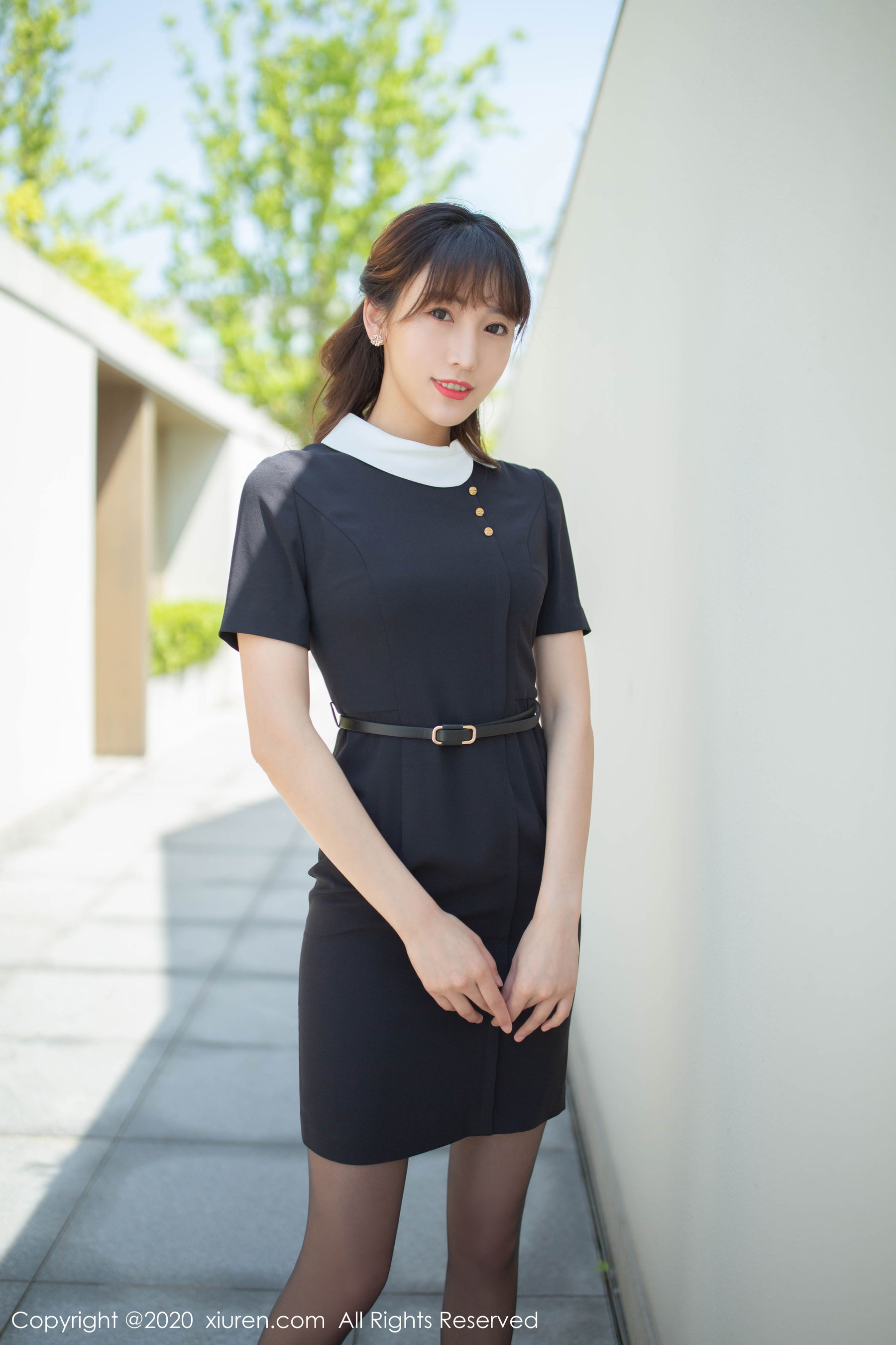 [秀人XiuRen] No.2185 陆萱萱 《连衣裙黑丝主题系列》 写真集