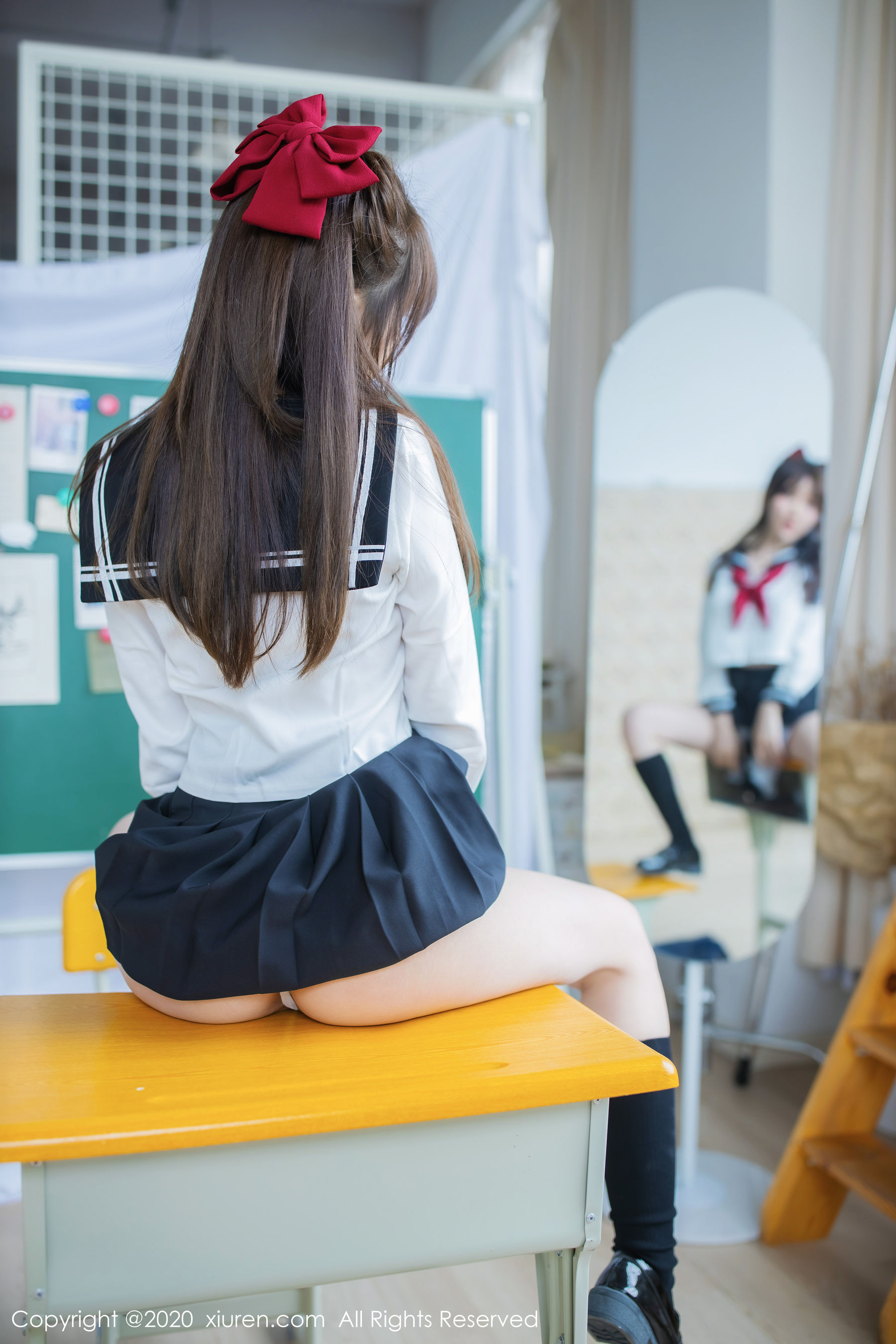 [秀人XiuRen] No.2193 糯美子Mini 《学生服主题》 写真集