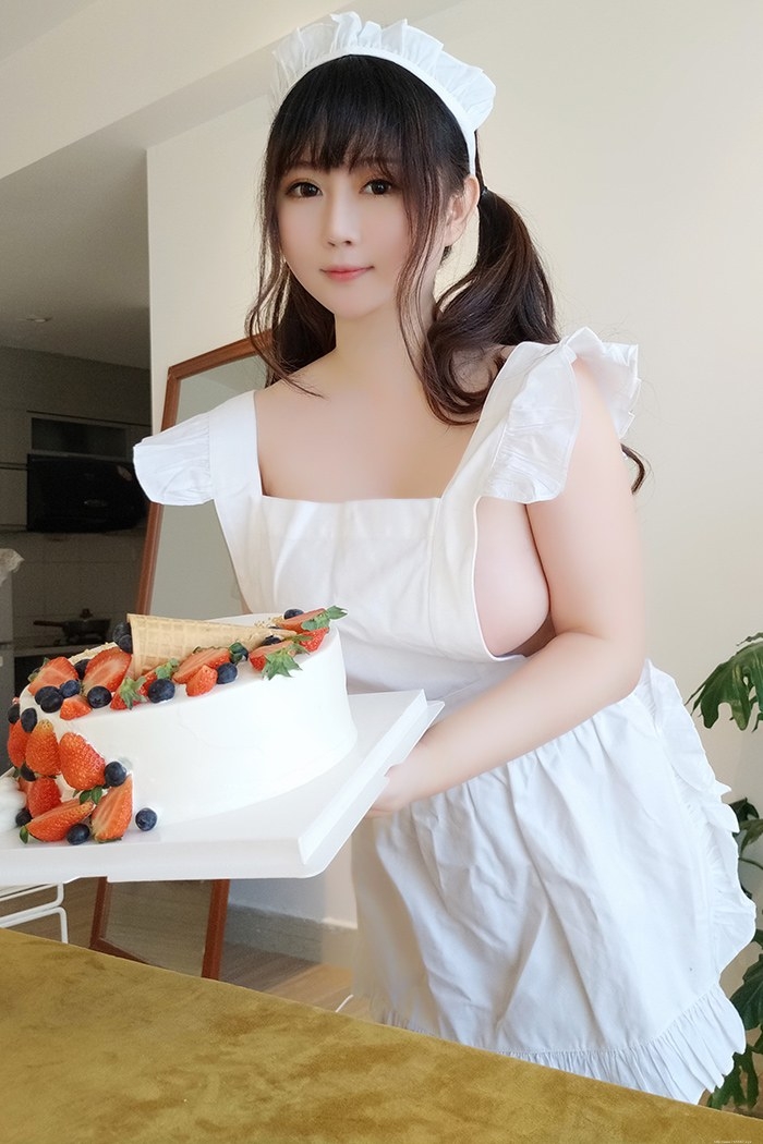 少女厨娘依酱完美巨乳不经意侧漏