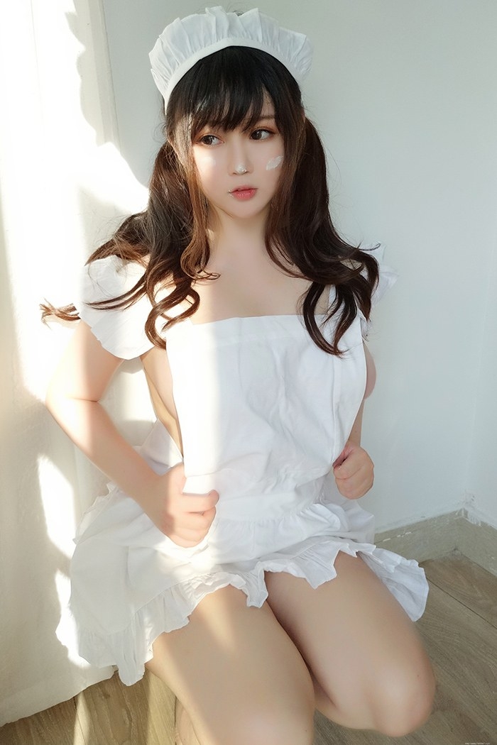 少女厨娘依酱完美巨乳不经意侧漏