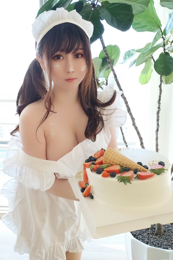 少女厨娘依酱完美巨乳不经意侧漏