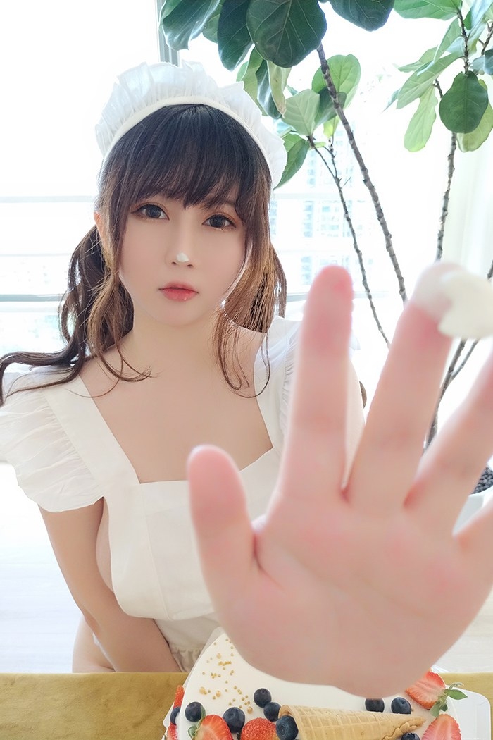 少女厨娘依酱完美巨乳不经意侧漏