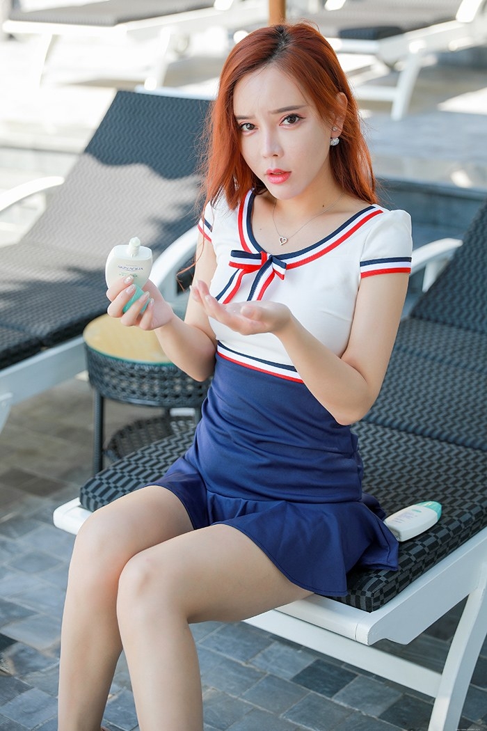 全民女神艾小青无内黑丝赤身半裸