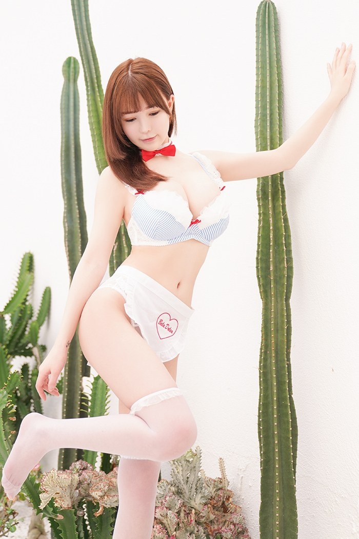 激萌小妹UU酱奶香味巨乳半裸诱惑