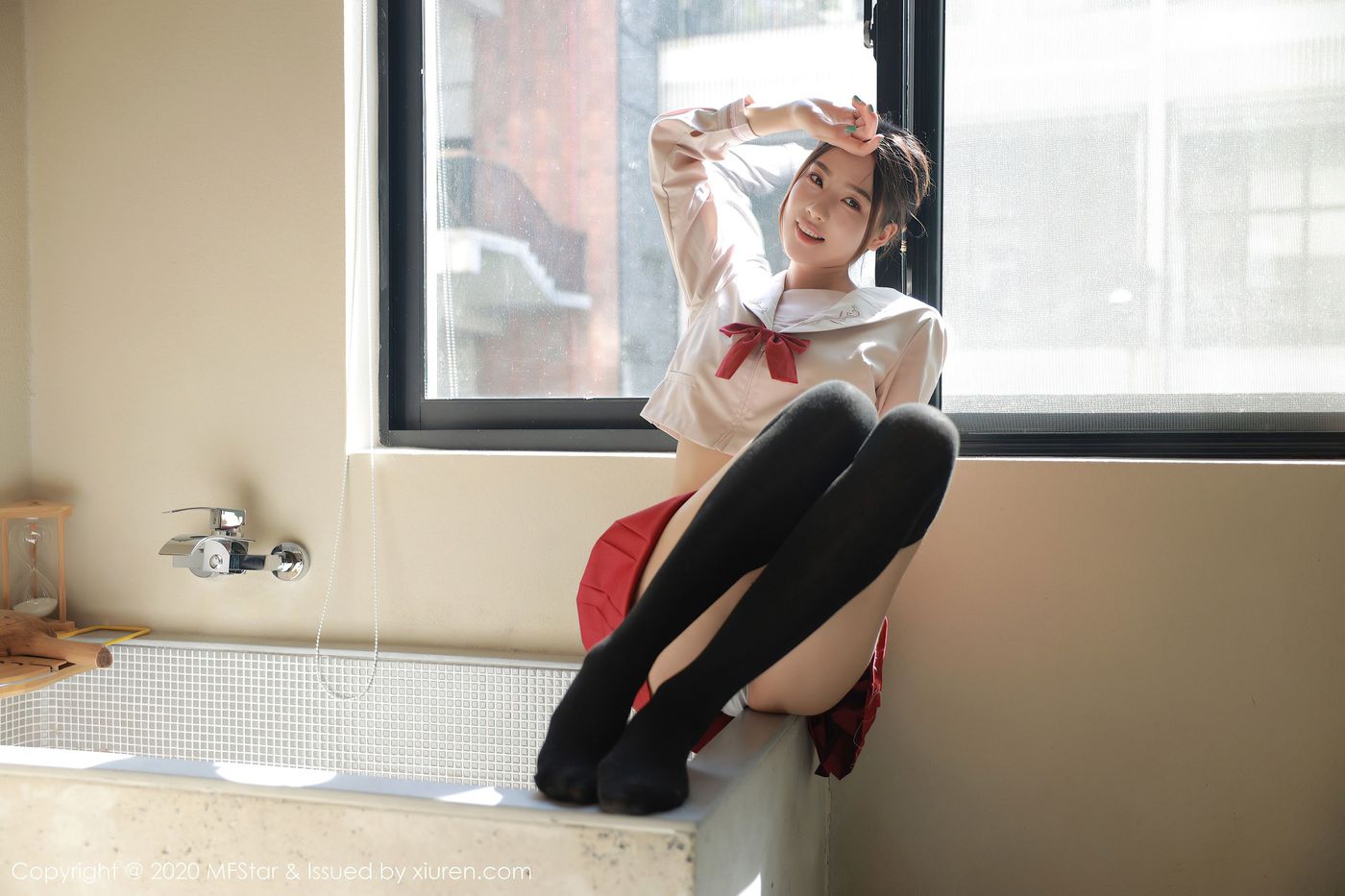 [MFStar模范学院] 美女模特方子萱经典JK制服系列性感私房写真 Vol.340