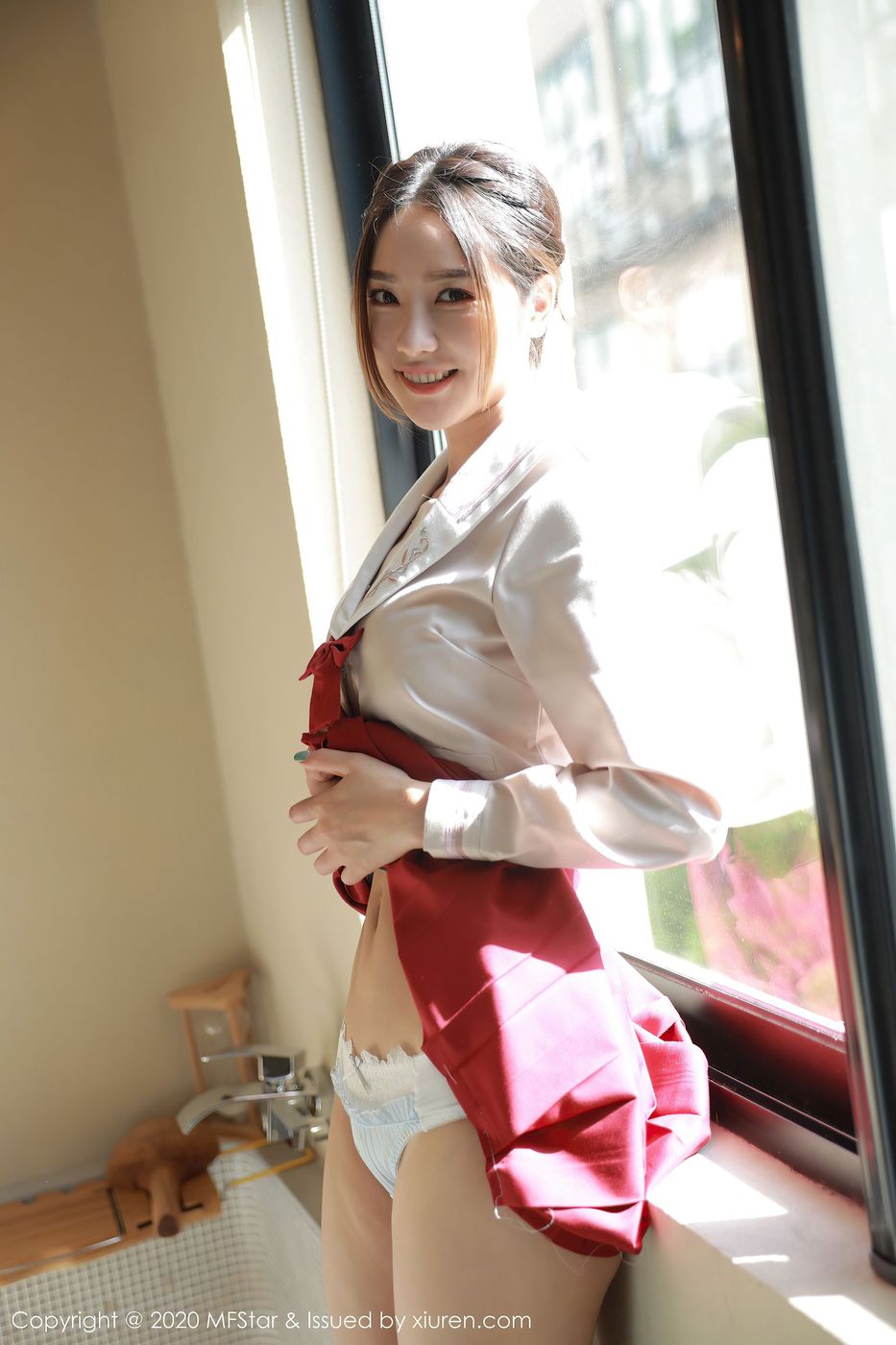 [MFStar模范学院] 美女模特方子萱经典JK制服系列性感私房写真 Vol.340