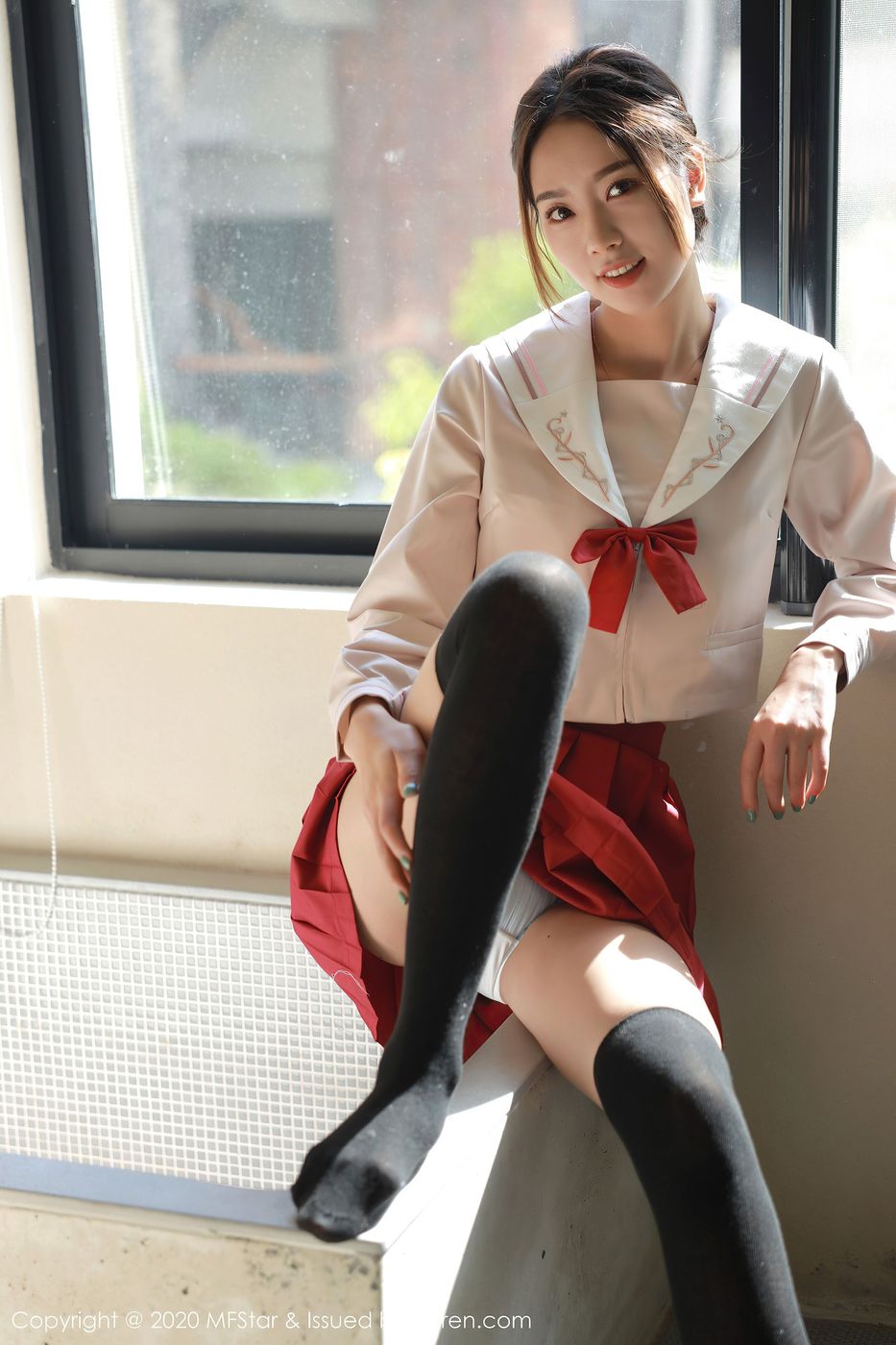 [MFStar模范学院] 美女模特方子萱经典JK制服系列性感私房写真 Vol.340