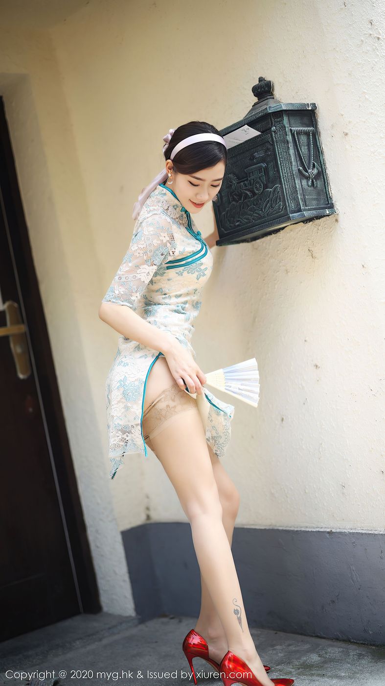 [MyGirl美媛馆] 美女模特方子萱韵味旗袍与现代丝袜古典风格写真 Vol.446